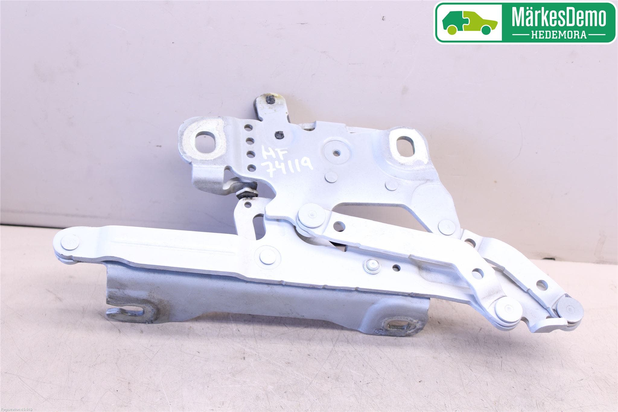 BMW 3 F30/F31/F80 12-19 Huvgångjärn