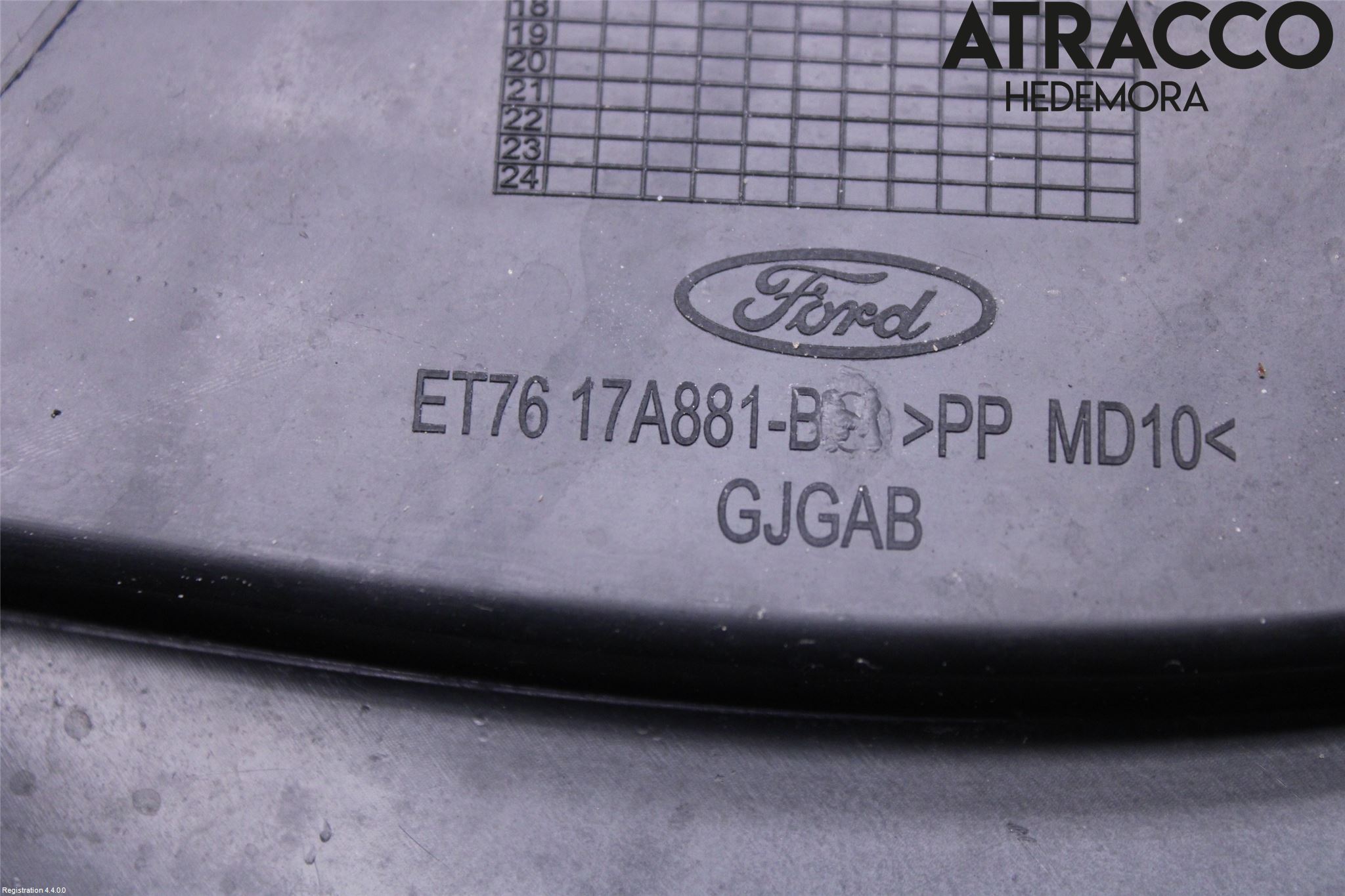 Ford TRANSIT/TOURNEO COURIER 13-23 Stötfångarfäste Bak Hö