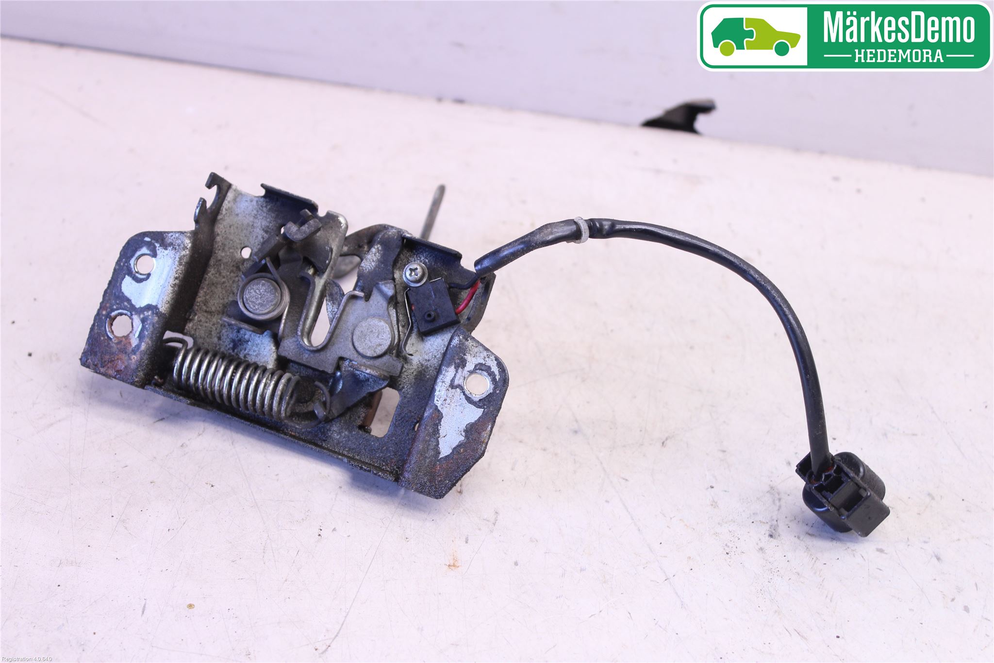 Mitsubishi OUTLANDER 13-21 Huvlås