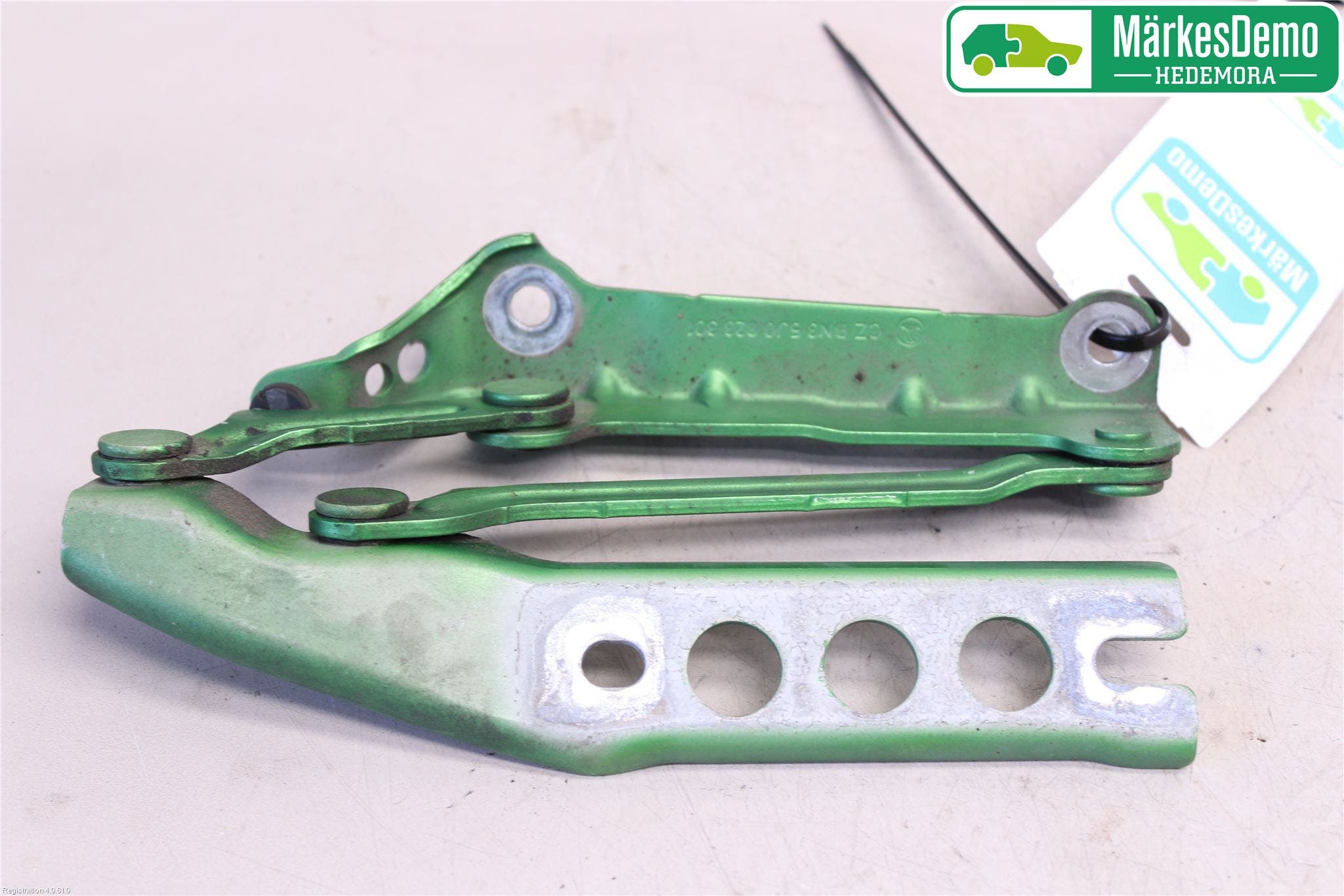 Skoda FABIA 07-14 Huvgångjärn