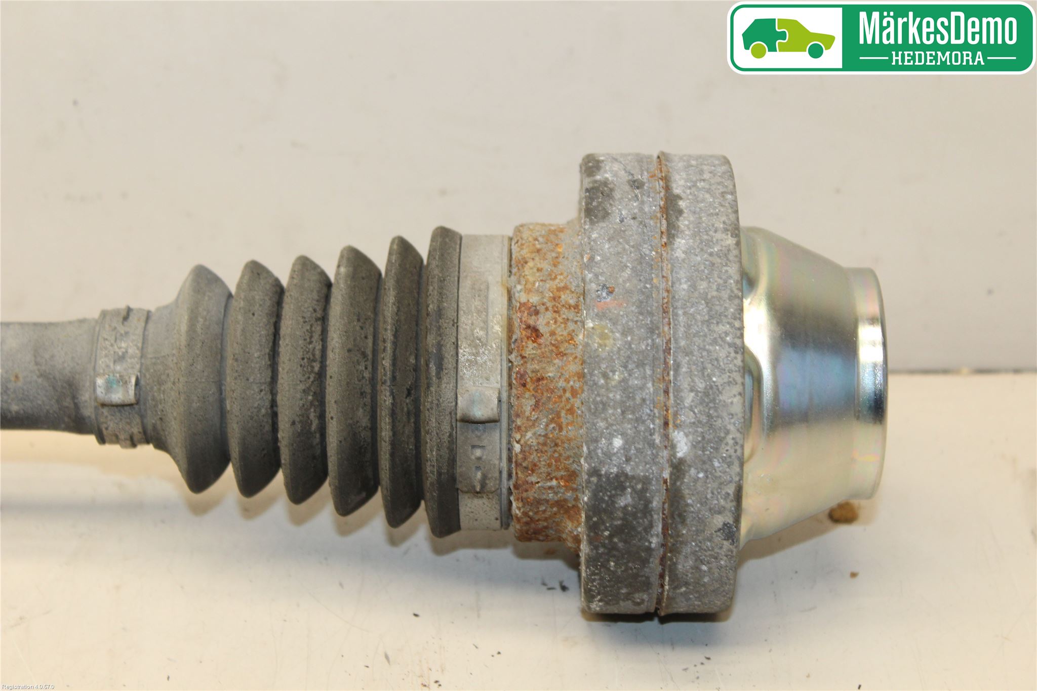 Volkswagen VW TOUAREG 7P 11-18 Drivaxel Fram Höger