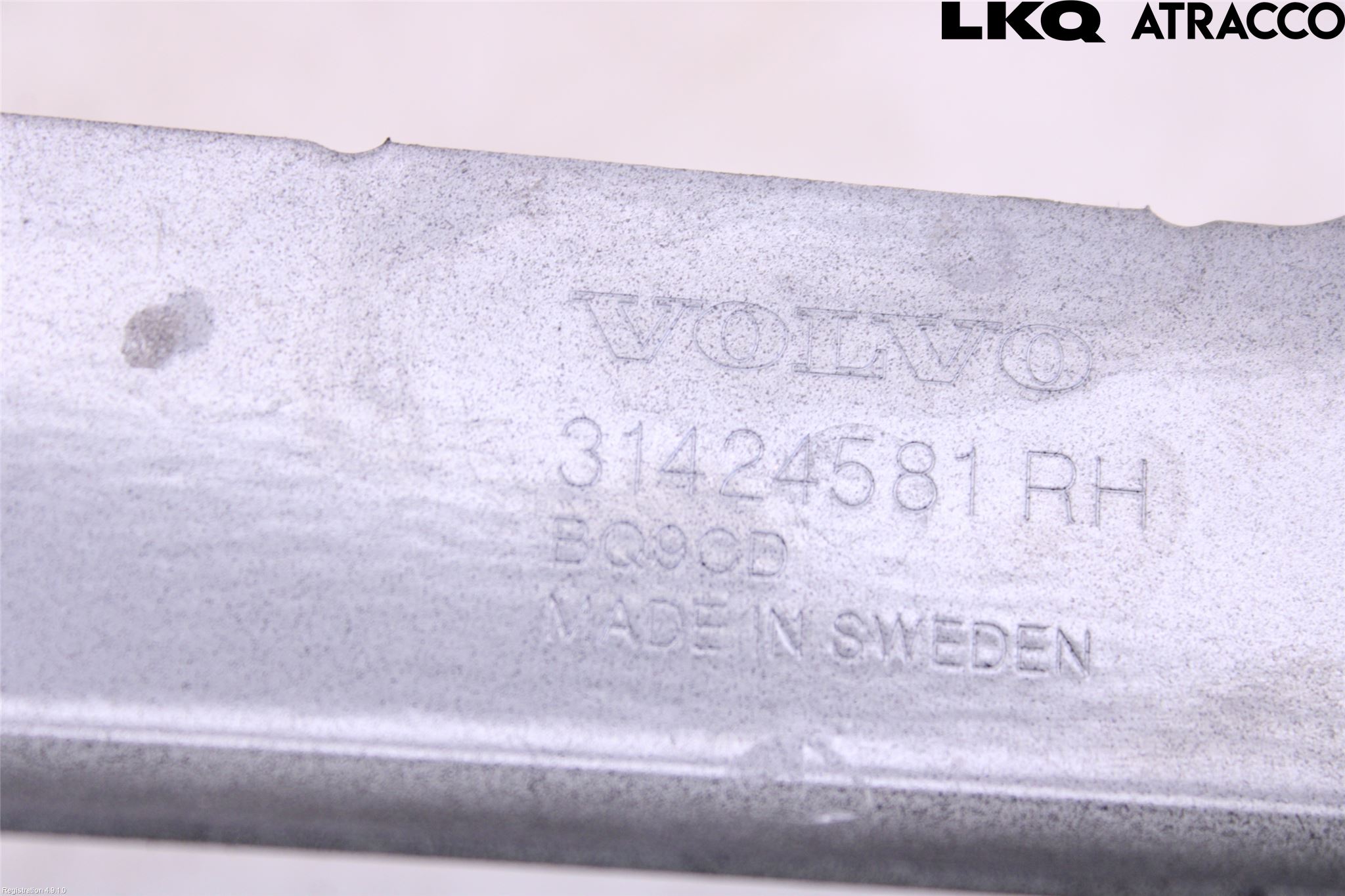 Volvo XC60 18- Kylarfäste-Ram-Balk