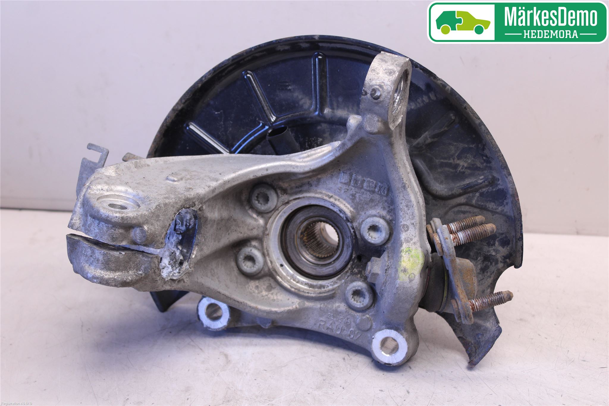 Volkswagen VW PASSAT 11-14 Styrspindel Lagerhus Hö