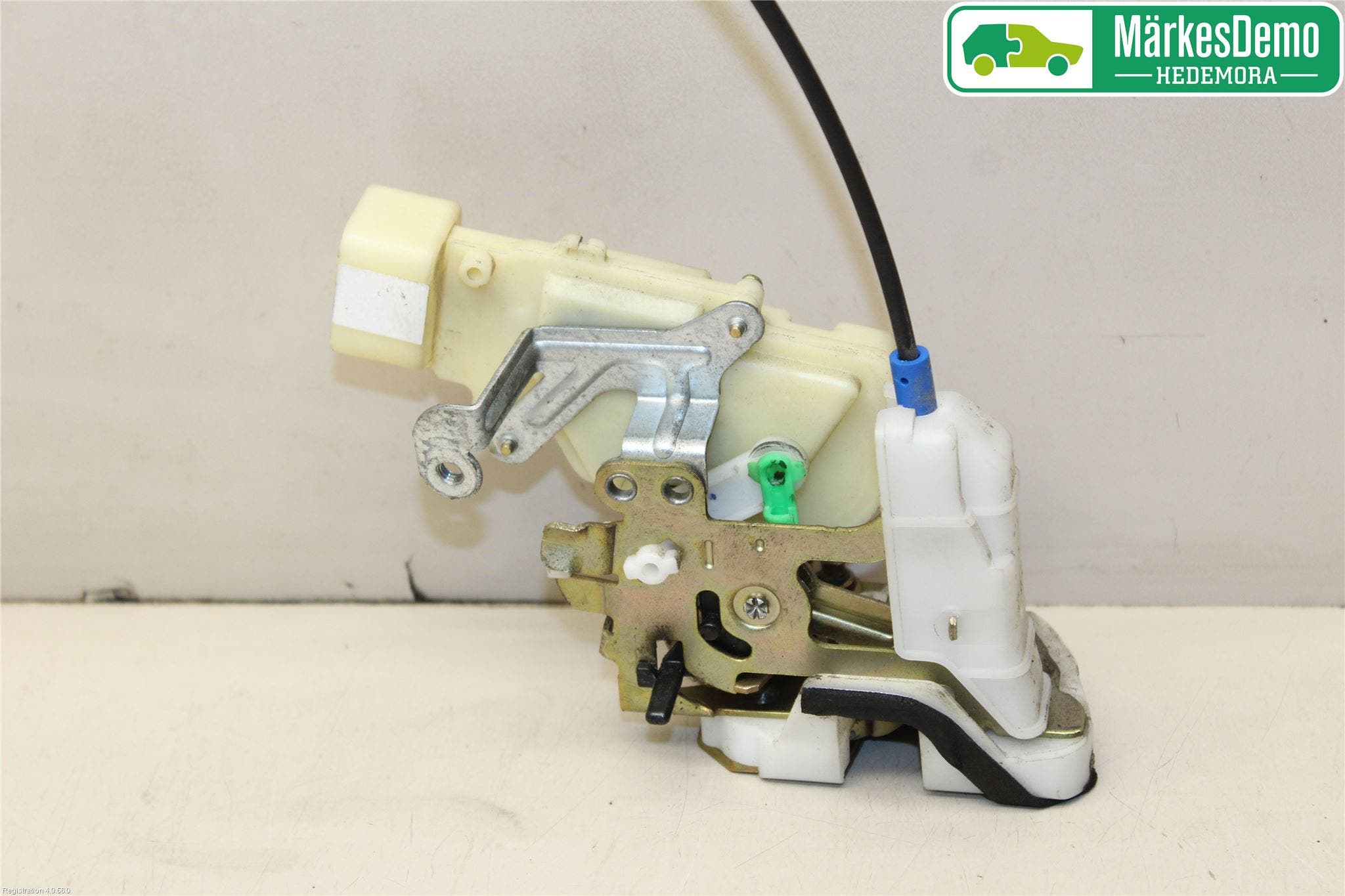 Toyota YARIS P1 03-05 Låskista-Dörrlås