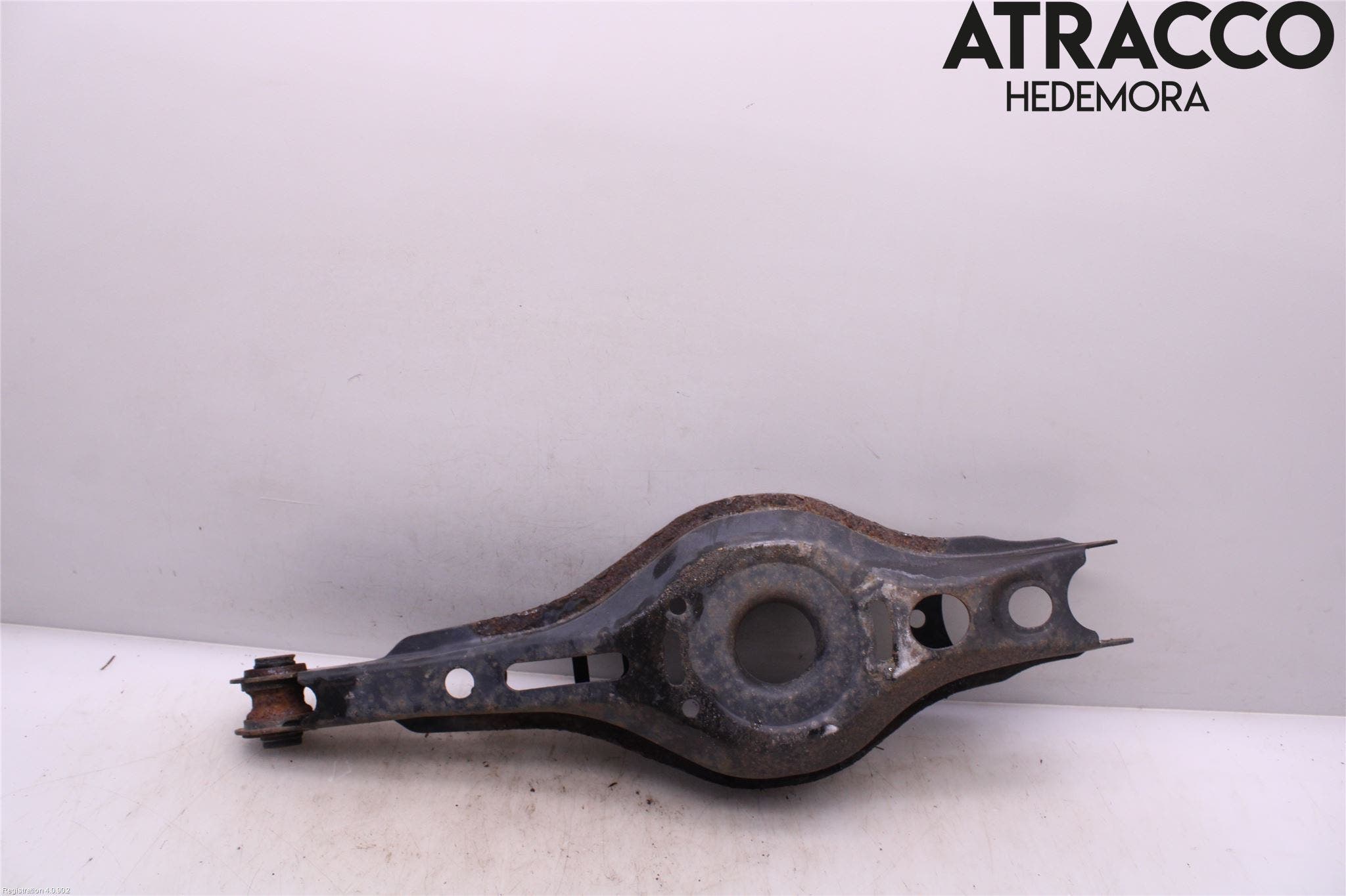 Toyota C-HR 16-23 Bärarm Bak Höger