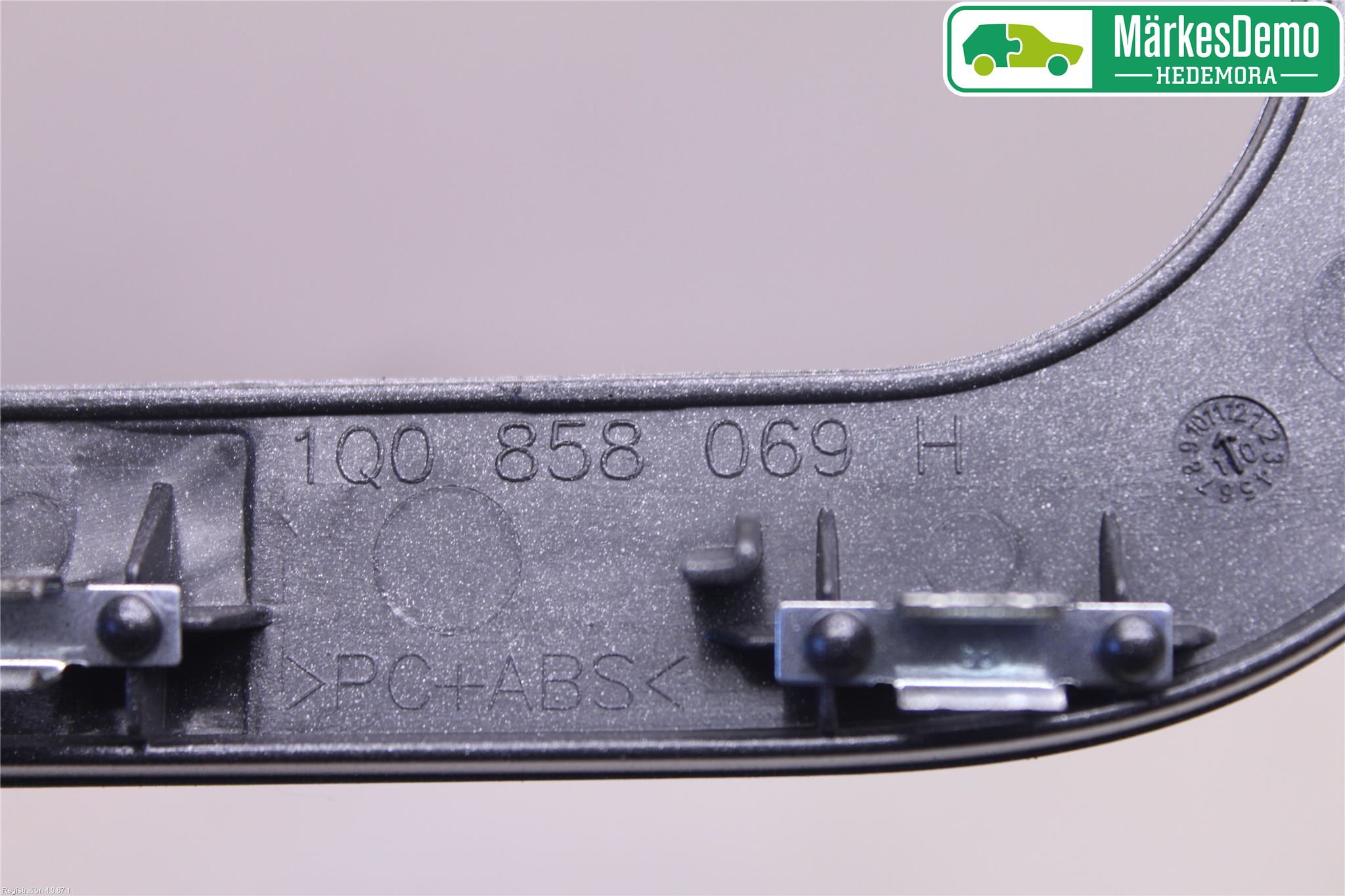 Volkswagen VW SCIROCCO 09-17 Instrument-Radio Sarg