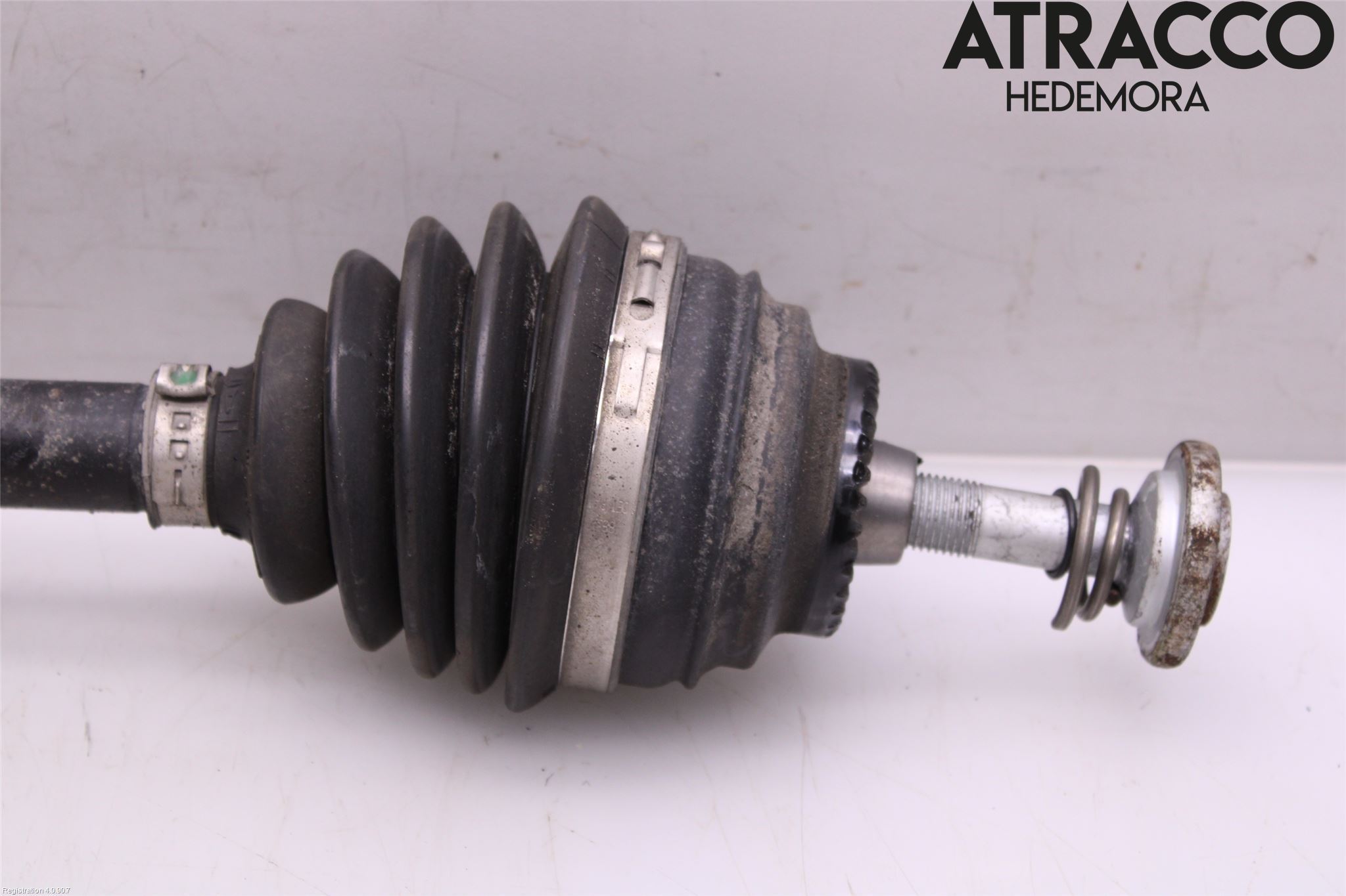 BMW 3 F30/F31/F80 12-19 Drivaxel Fram Vänster