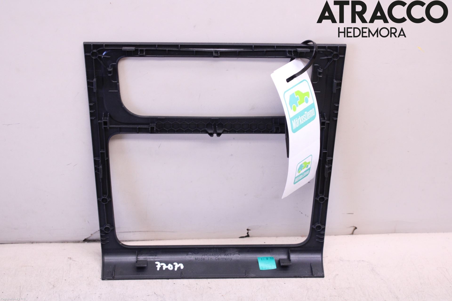 Volkswagen VW TOURAN 10-15 Instrument-Radio Sarg