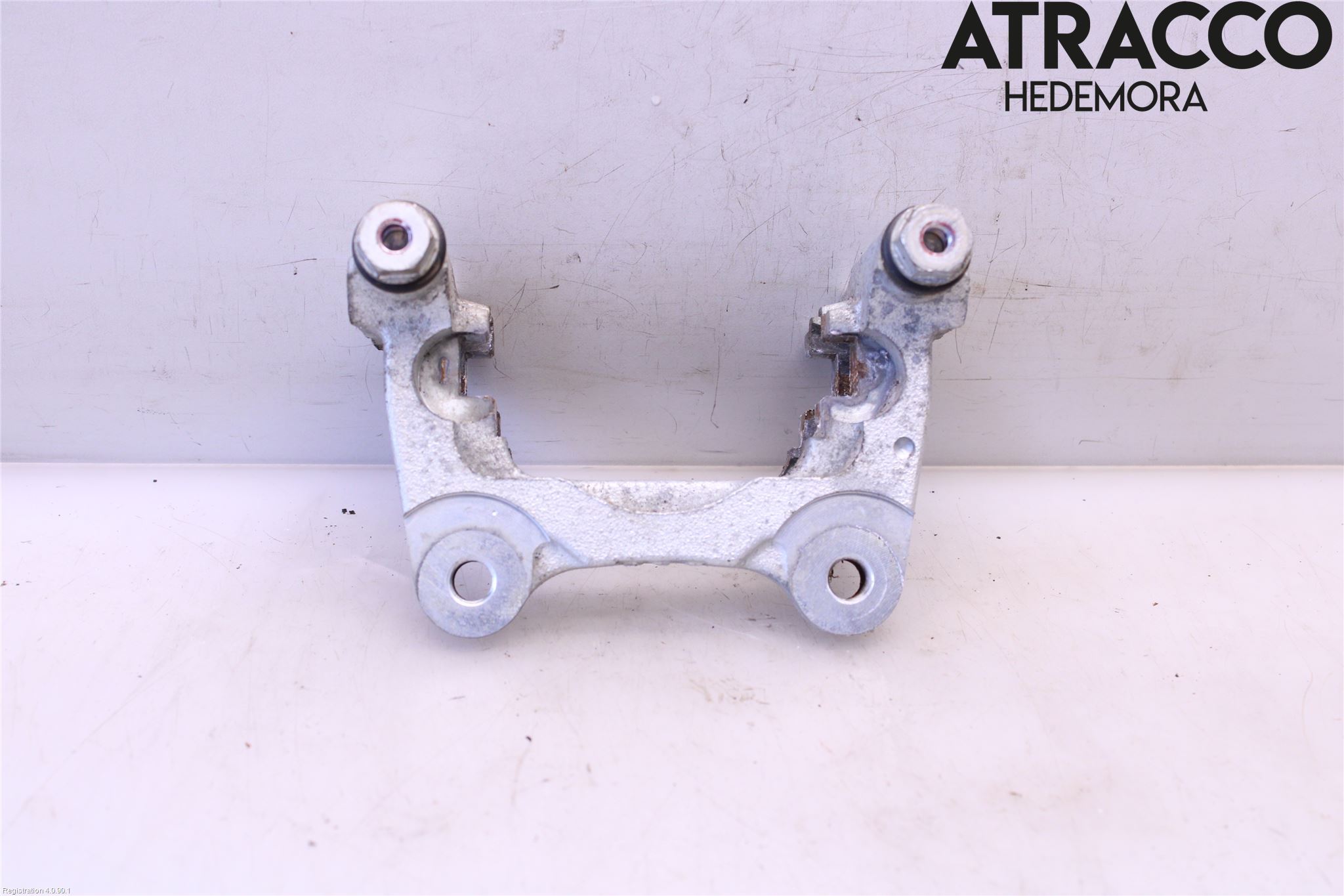 Toyota RAV4 19- Bromsokshållare