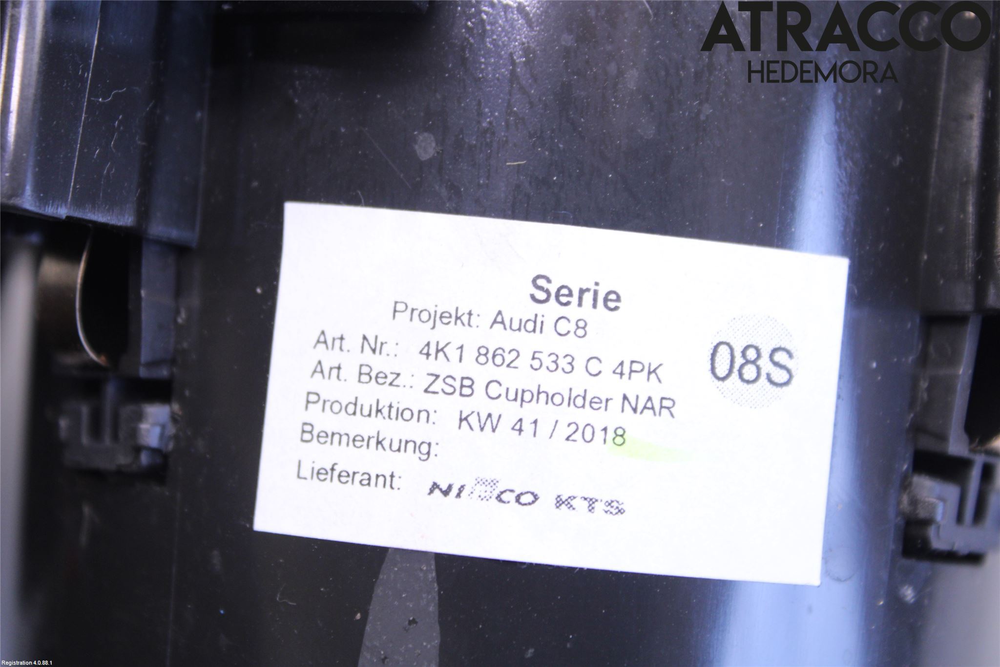 Audi A6 F2/C8 19- Mugghållare