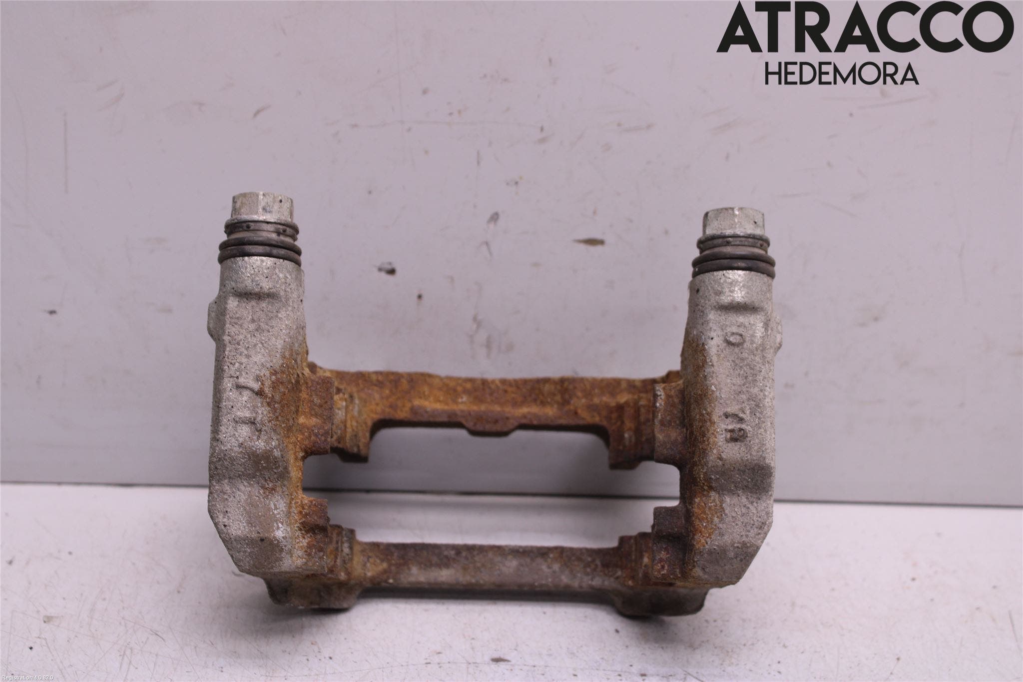 Toyota RAV4 19- Bromsokshållare