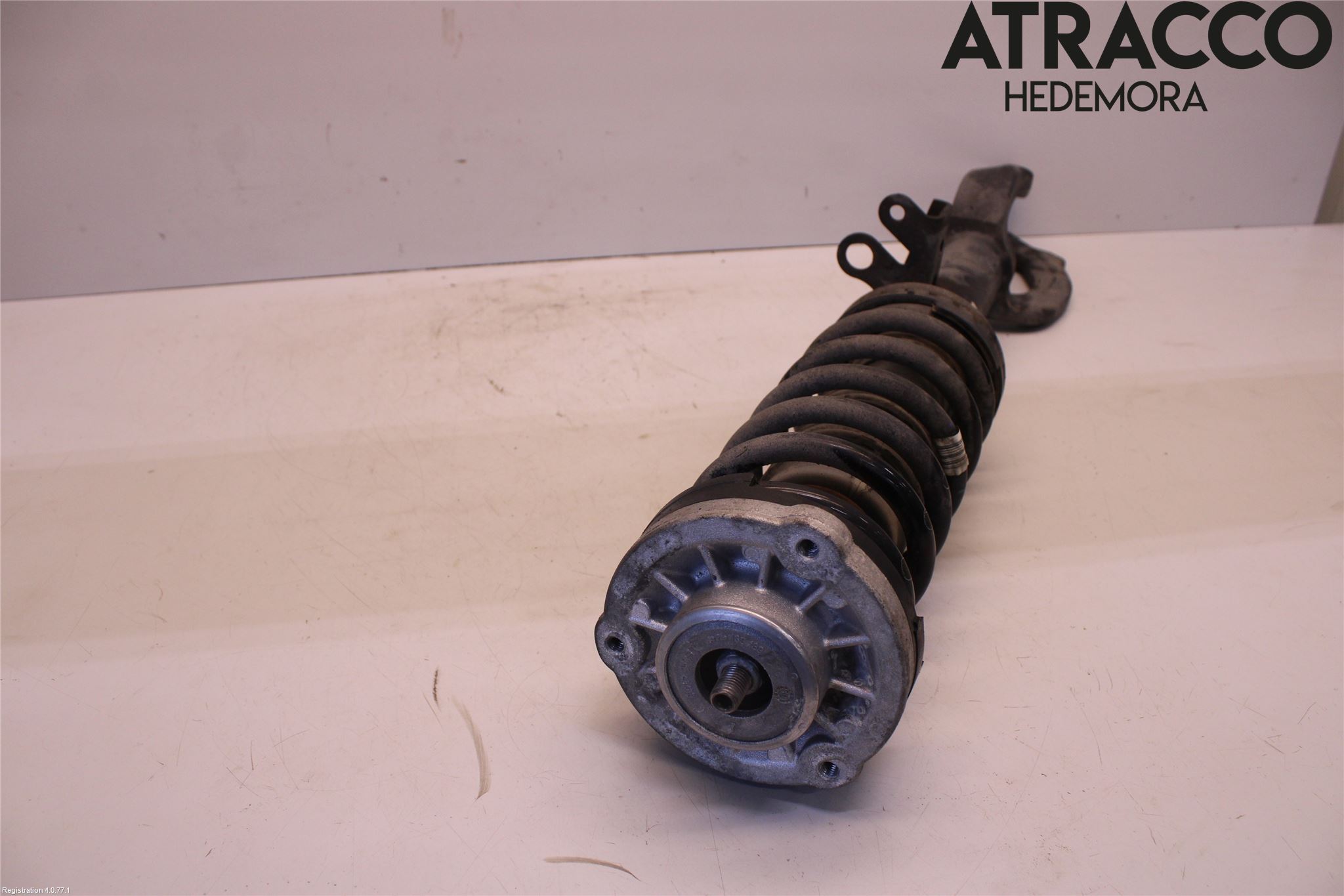 BMW 5 F10/F11/F18 09-17 Fjäderben Fram Vänster