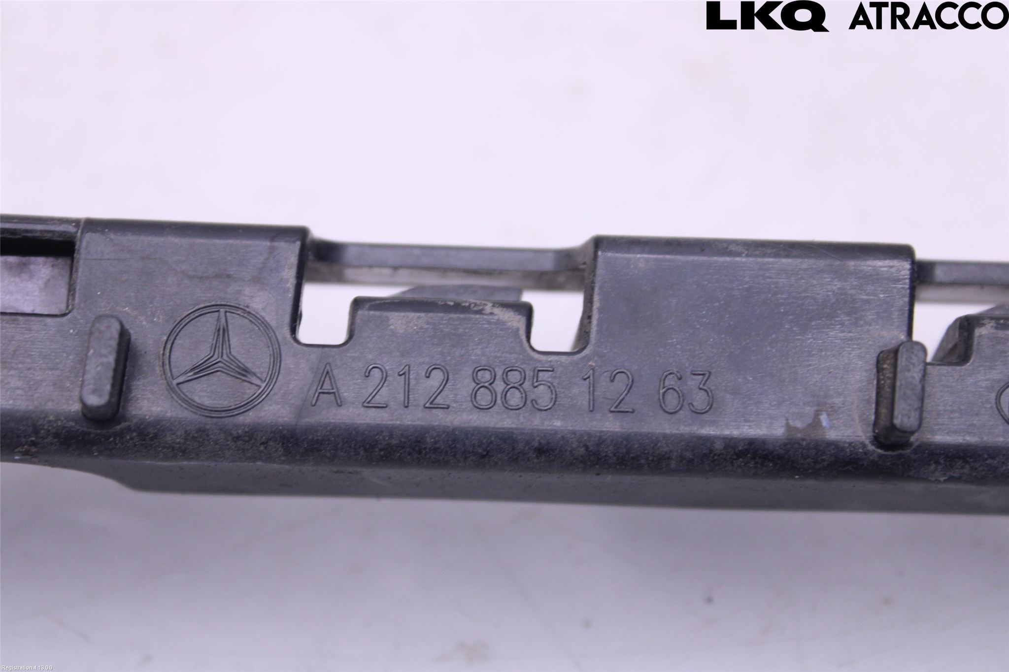 Mercedes-Benz MB E-KLASS (W212) 09-16 Stötfångarfäste Bak Hö