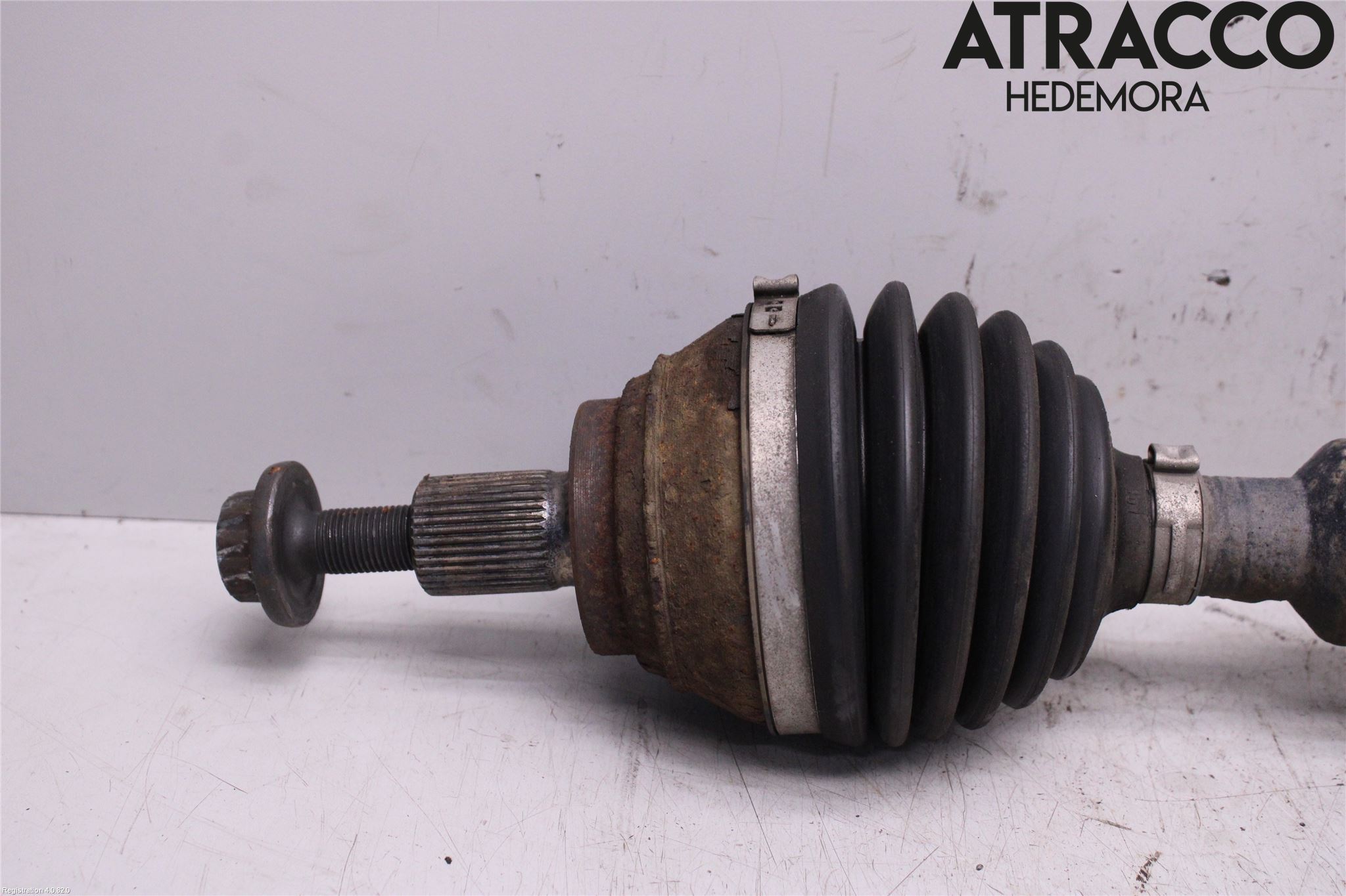 Volkswagen VW GOLF SPORTSVAN 15-20 Drivaxel Fram Höger