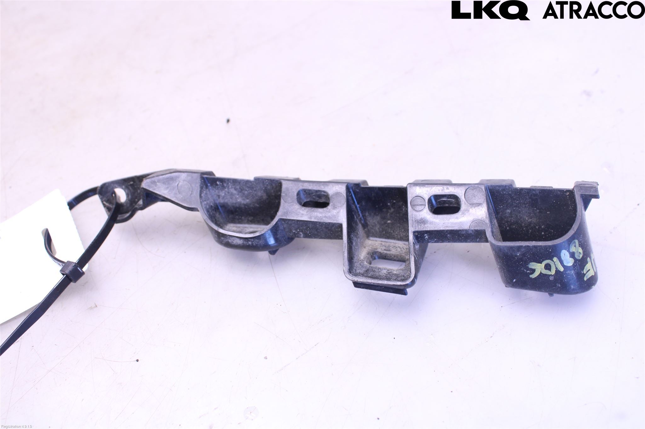 Volkswagen VW PASSAT 11-14 Stötfångarfäste Fram Hö