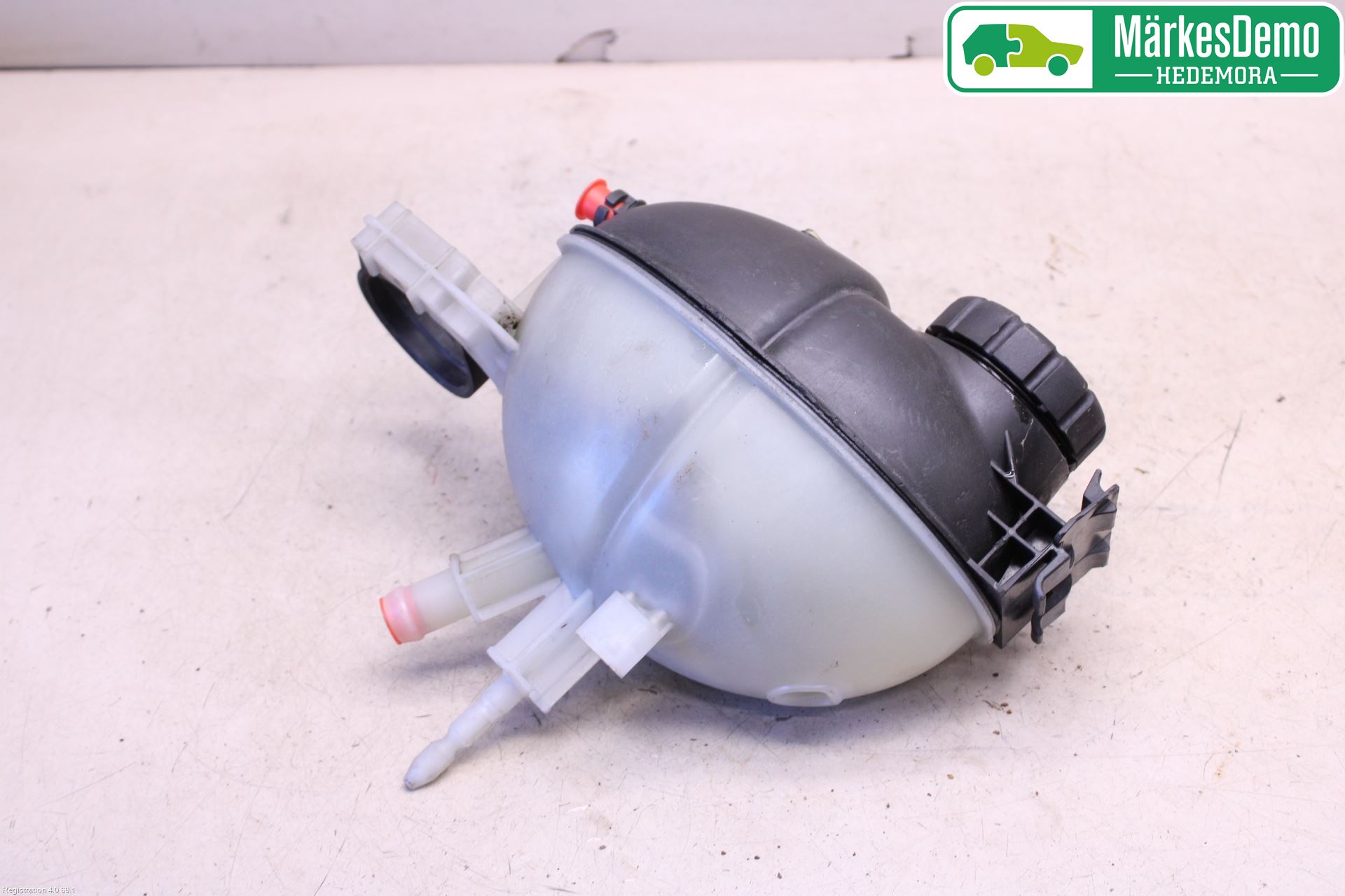 Mercedes-Benz MB E-KLASS (W212) 09-16 Expansionstank
