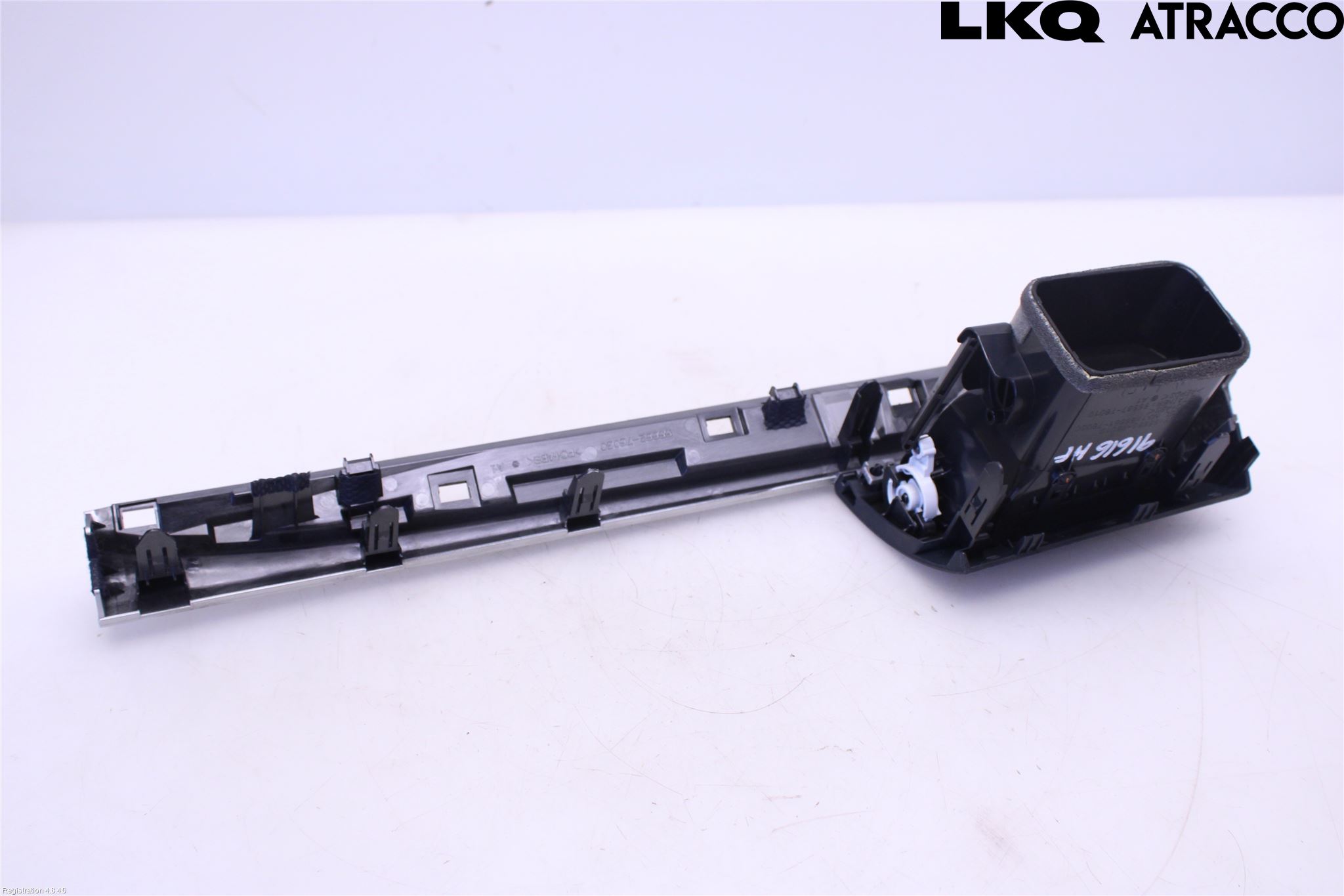 Lexus CT 200h Defrosterkanal-Munstycke