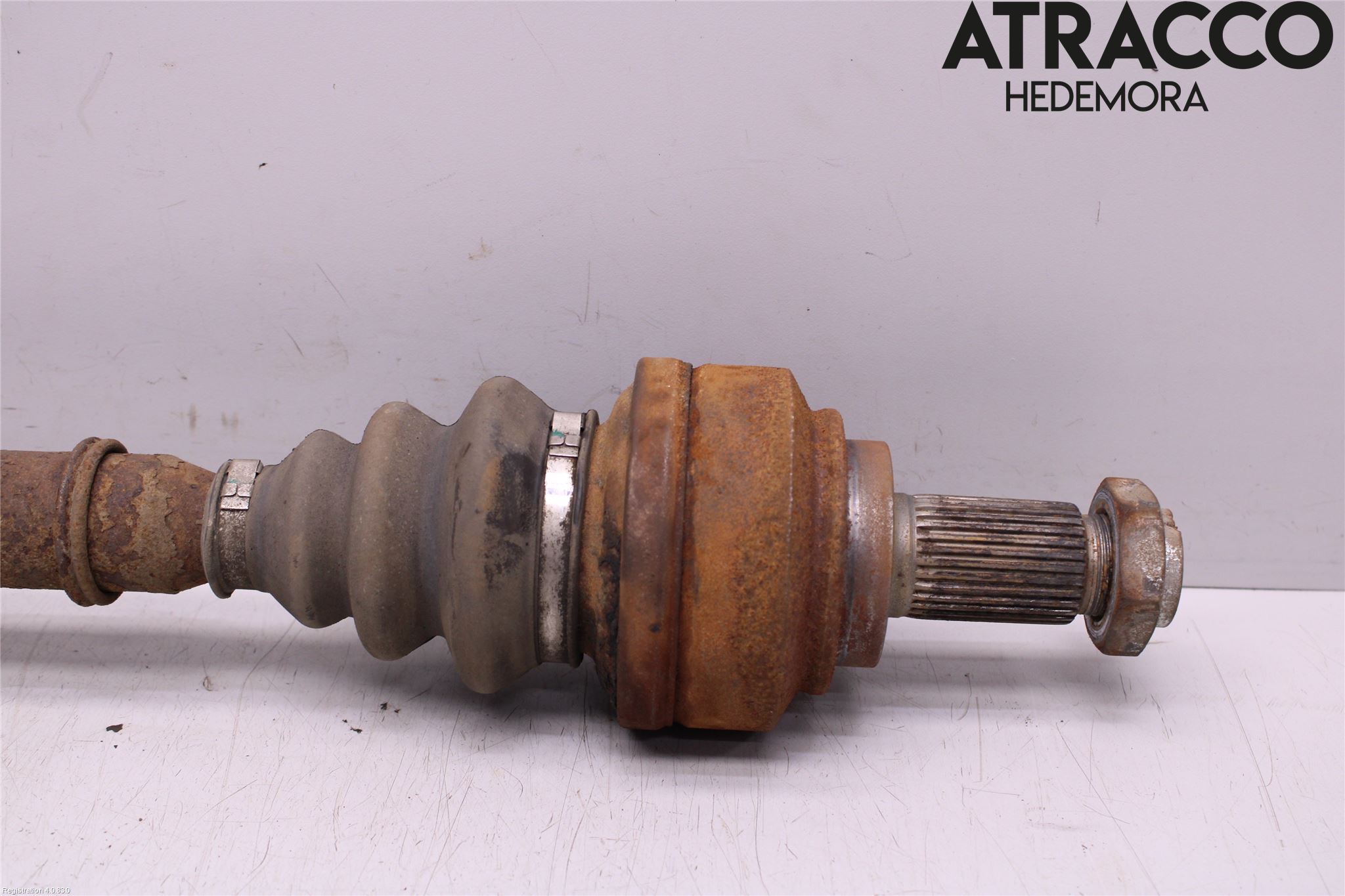 BMW 5 E60/61 Sed/Tou 02-10 Drivaxel Bak Höger