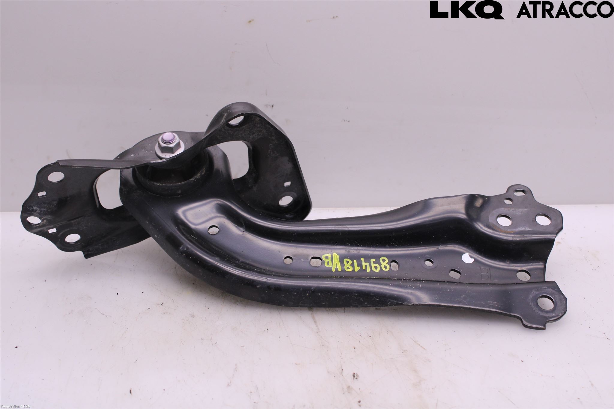 Toyota COROLLA CROSS XG10 22- Bärarm Bak Vänster