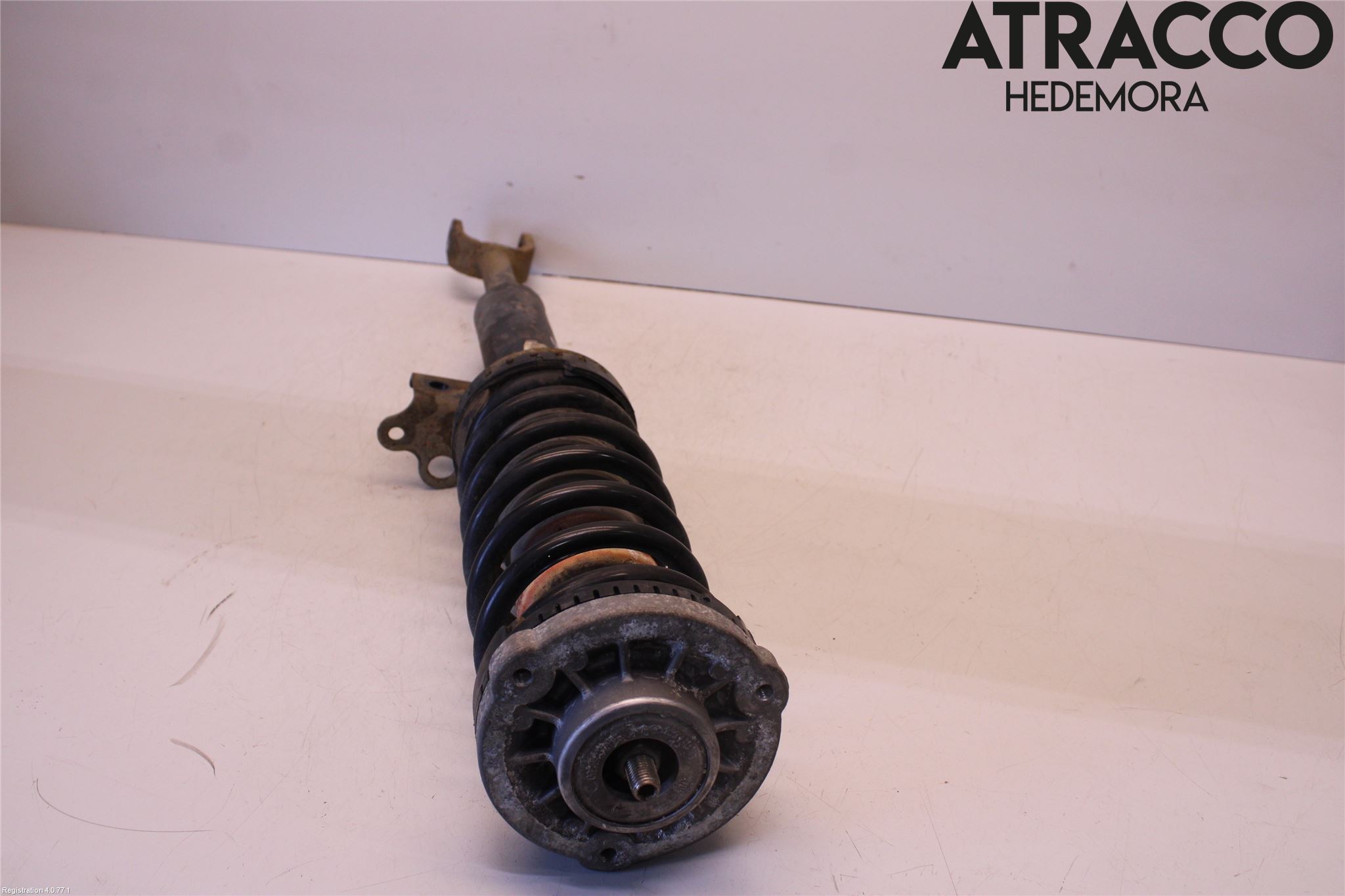 BMW 5 F10/F11/F18 09-17 Fjäderben Fram Vänster
