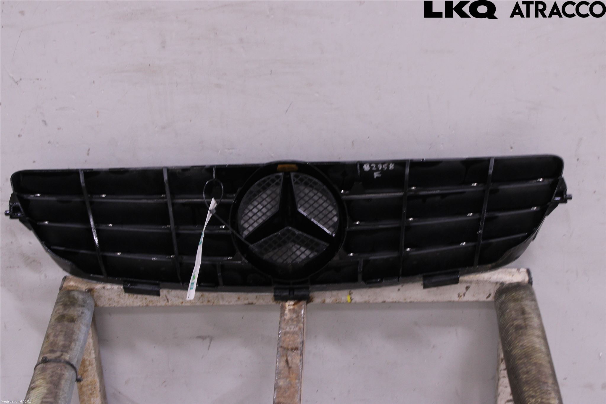 Mercedes-Benz MB CLK (C209) 02-09 Grill Komp