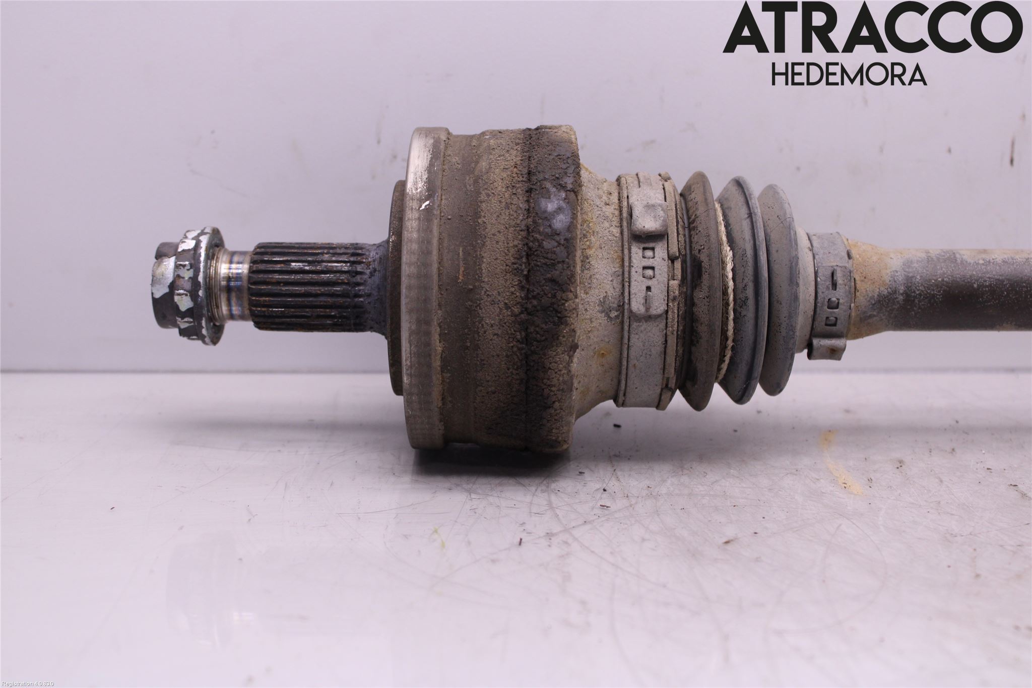Mercedes-Benz MB C (203) 00-07 Drivaxel Bak Höger