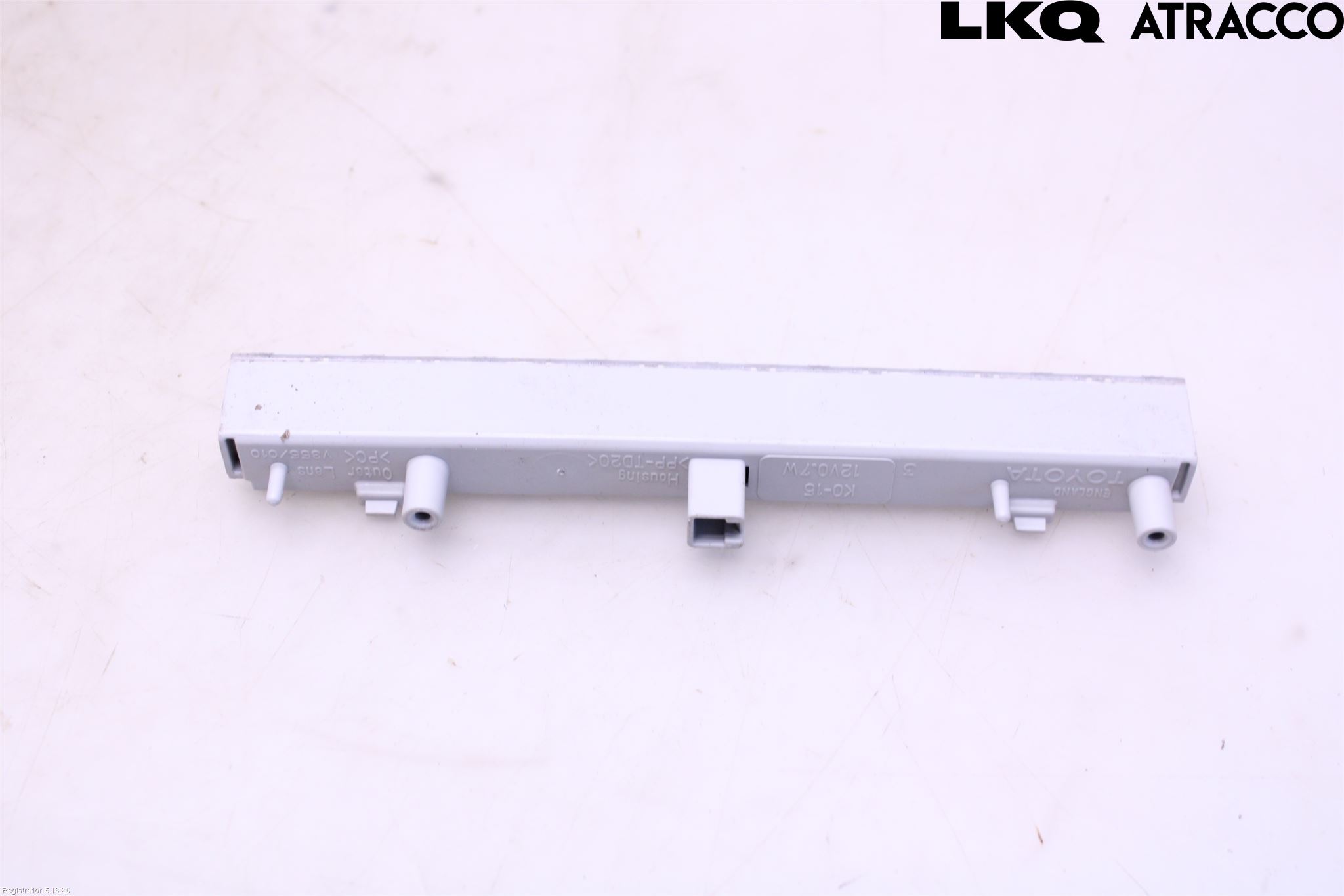 Toyota YARIS XP21 20- Bromsljus Bakruta