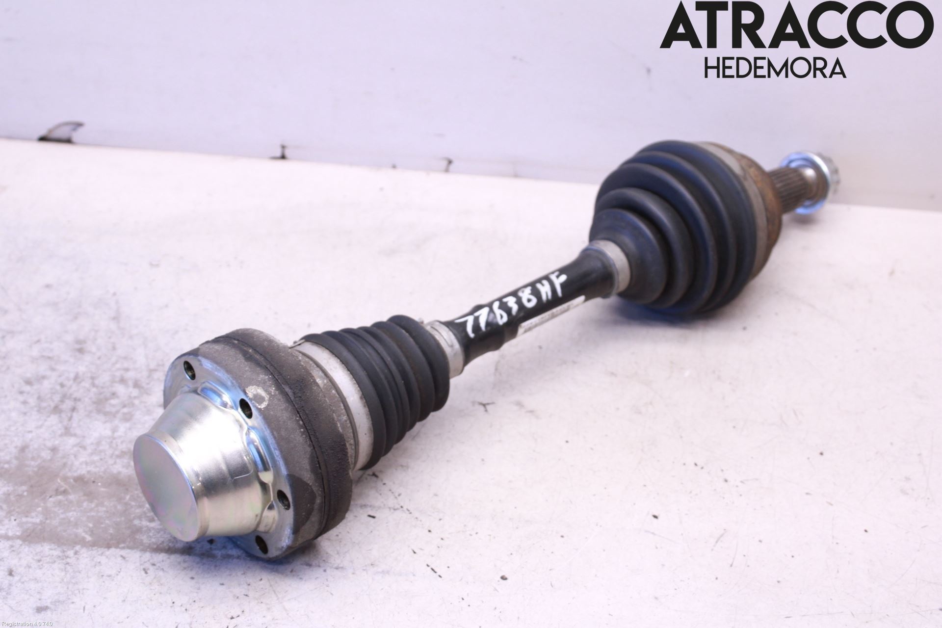 Porsche CAYENNE 03- Drivaxel Fram Höger