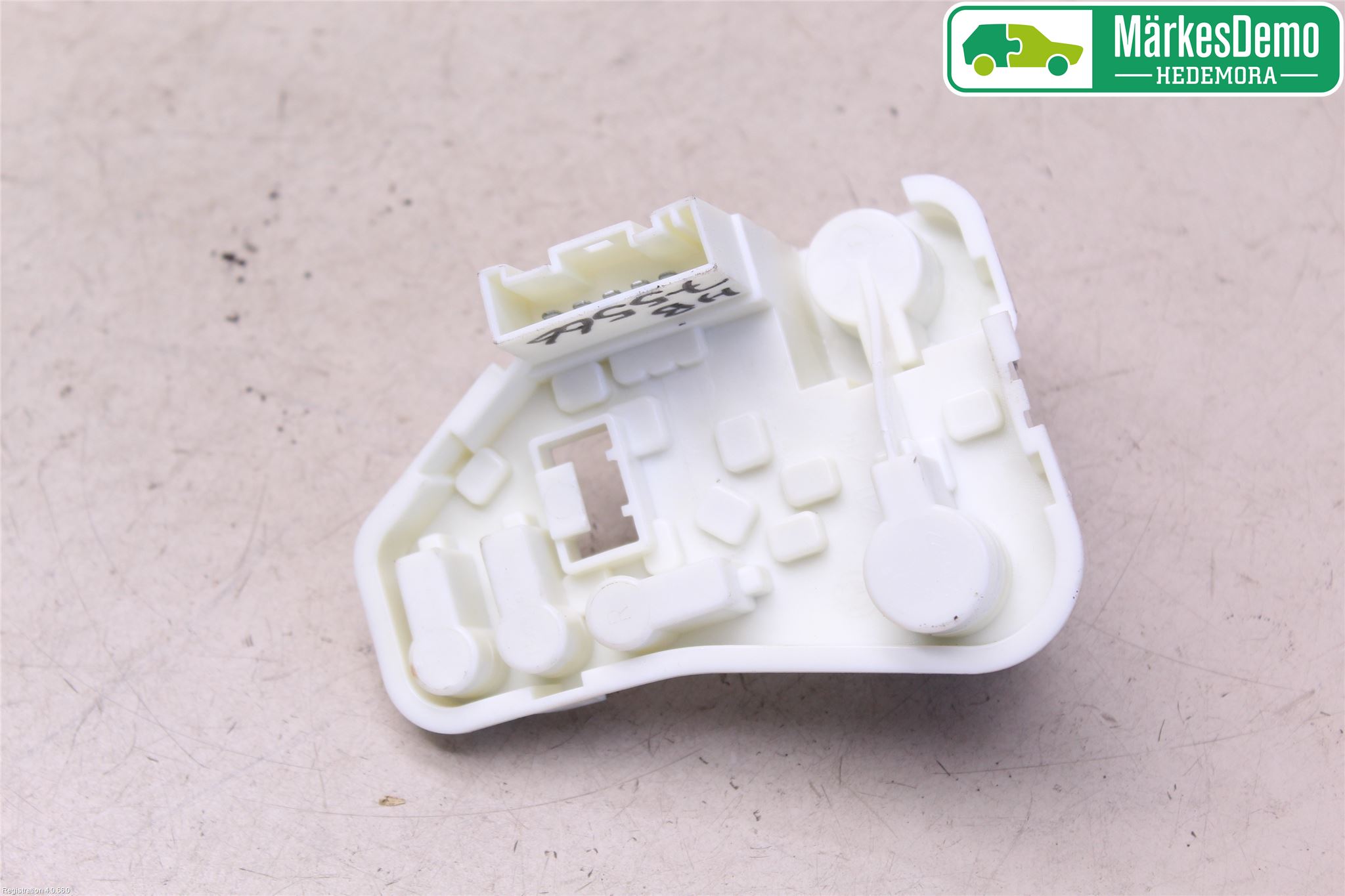 BMW 3 E90/91 SED/TOU 05-12 Bakljusinsats-Lamphhö