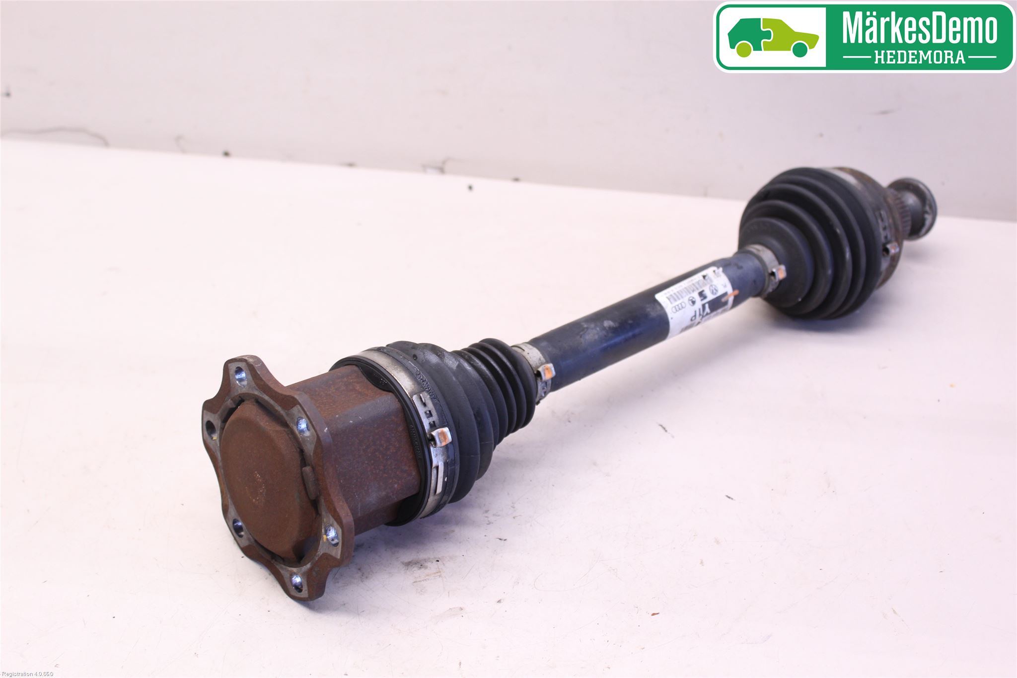 Audi A4/S4 08-11 Drivaxel Fram Vänster