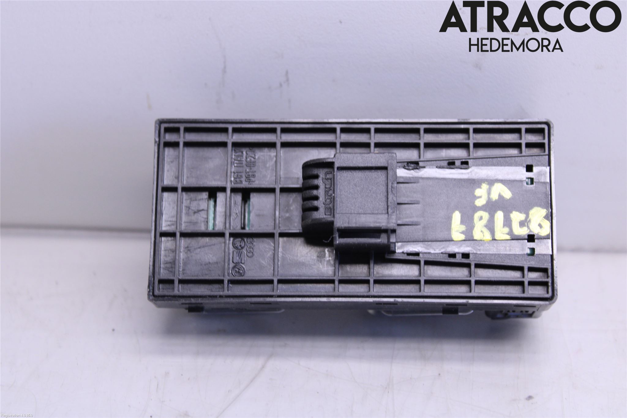 Audi Q3 8U 12-18 Strömställare Elhiss