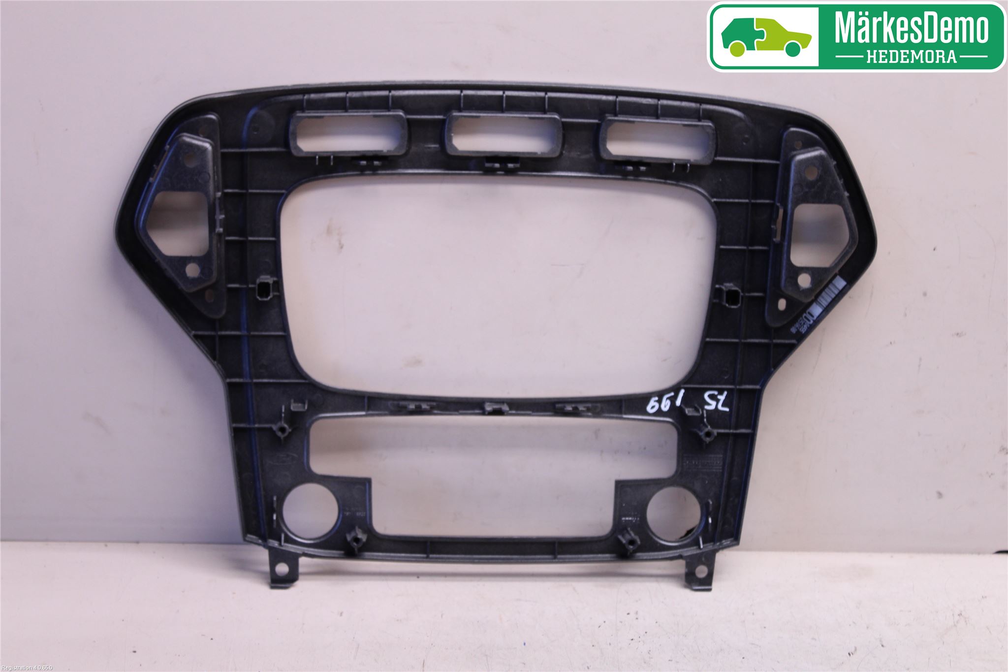 Ford MONDEO 07-15 Instrument-Radio Sarg