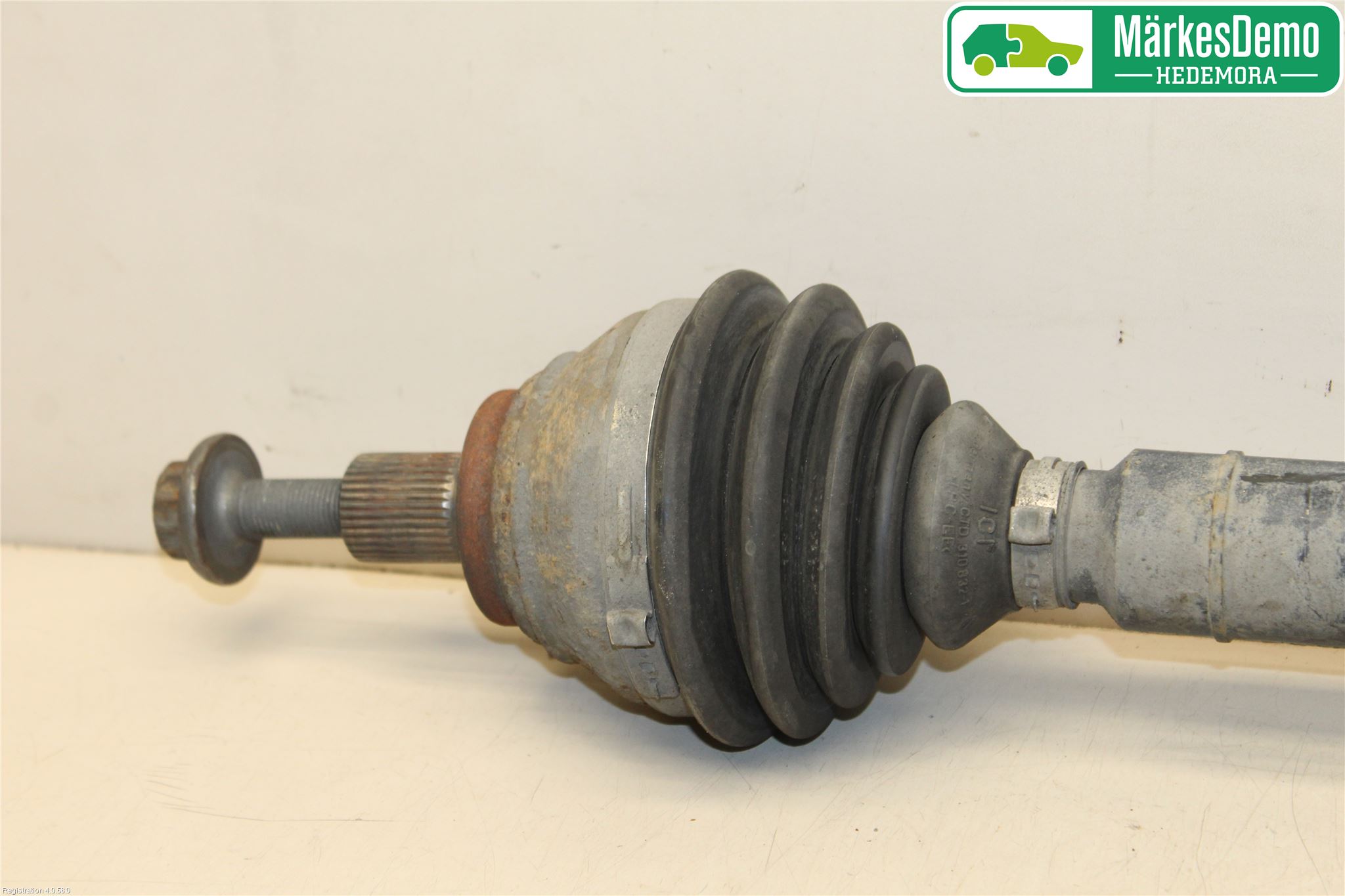 Volkswagen VW PASSAT 11-14 Drivaxel Fram Höger