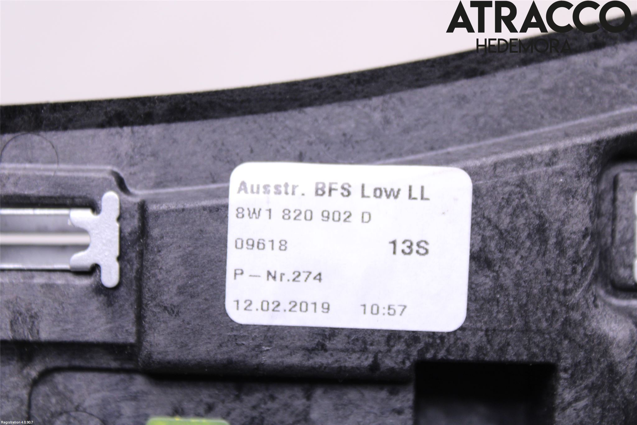 Audi A4/S4 B9 20- Defrosterkanal-Munstycke