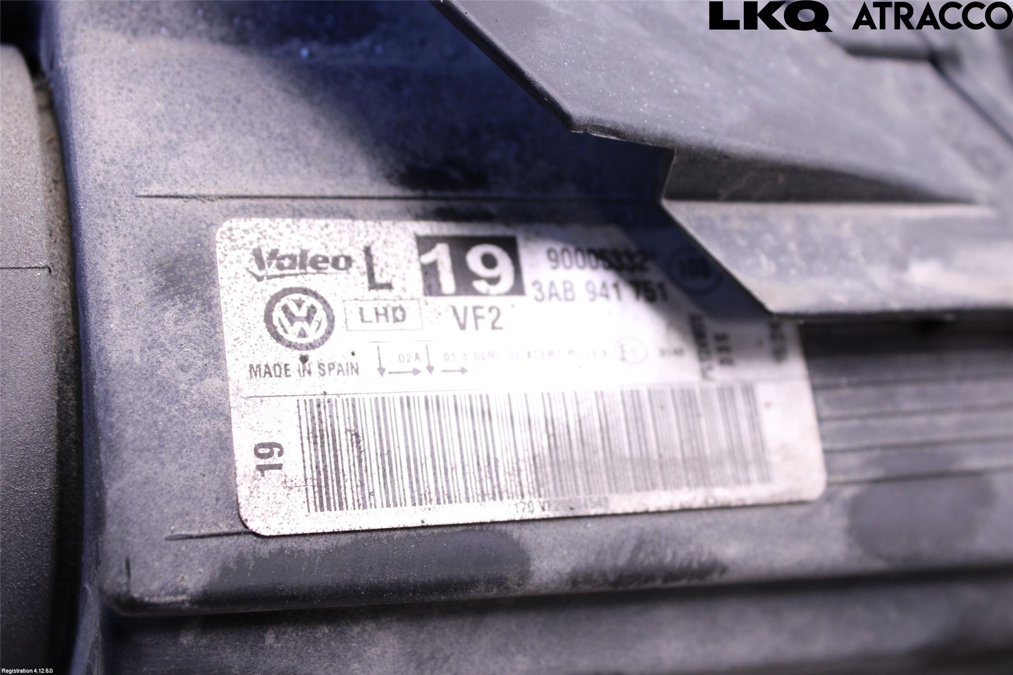 Volkswagen VW PASSAT 11-14 Strålkastare Höger
