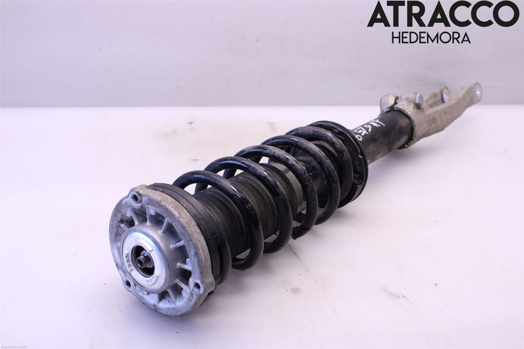 BMW 5 G30/G31/F90 17-23 Fjäderben Fram Höger