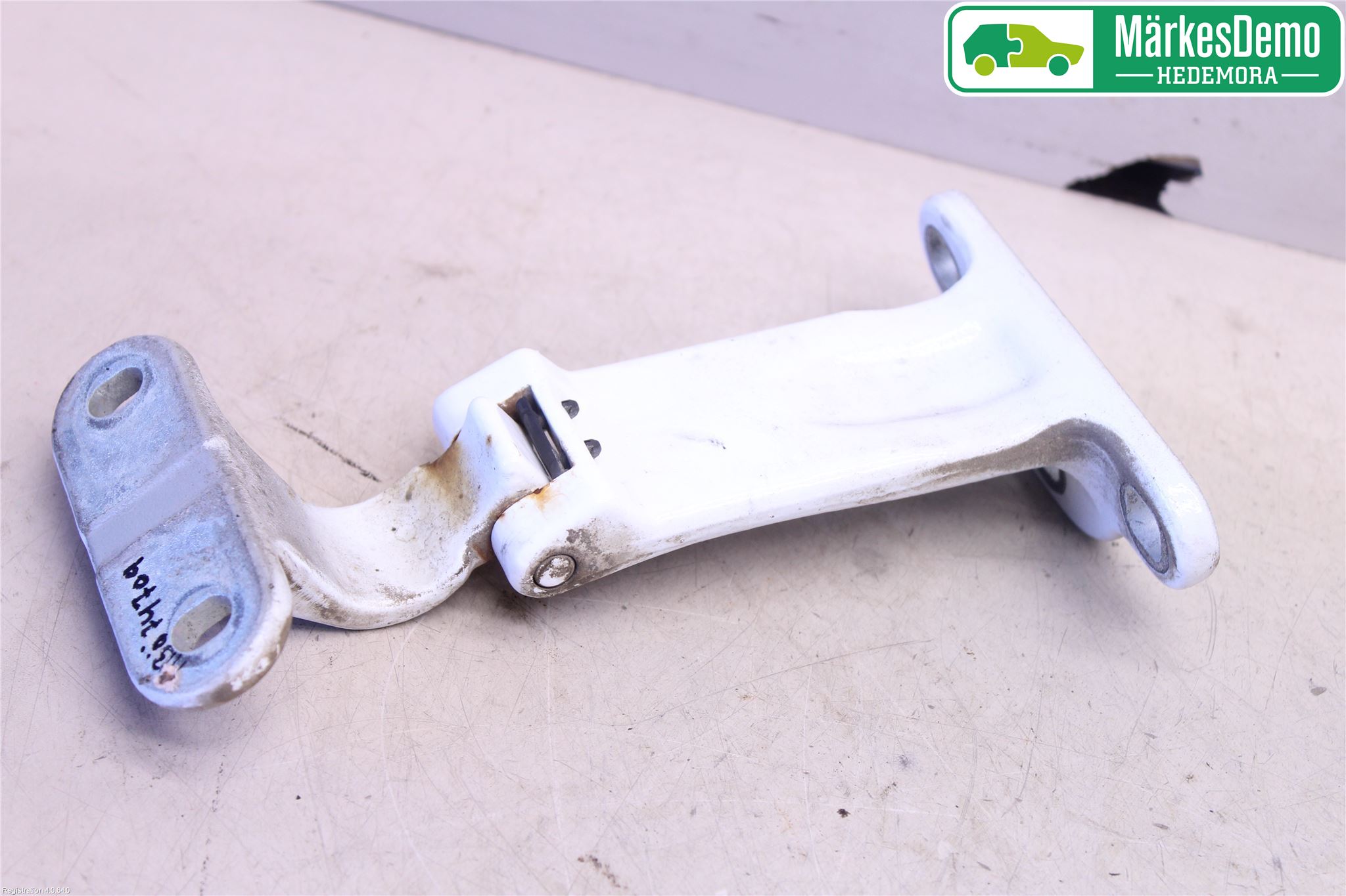 Ford TRANSIT/TOURNEO CONNECT 13-22 Bakluckegångjärn Hö