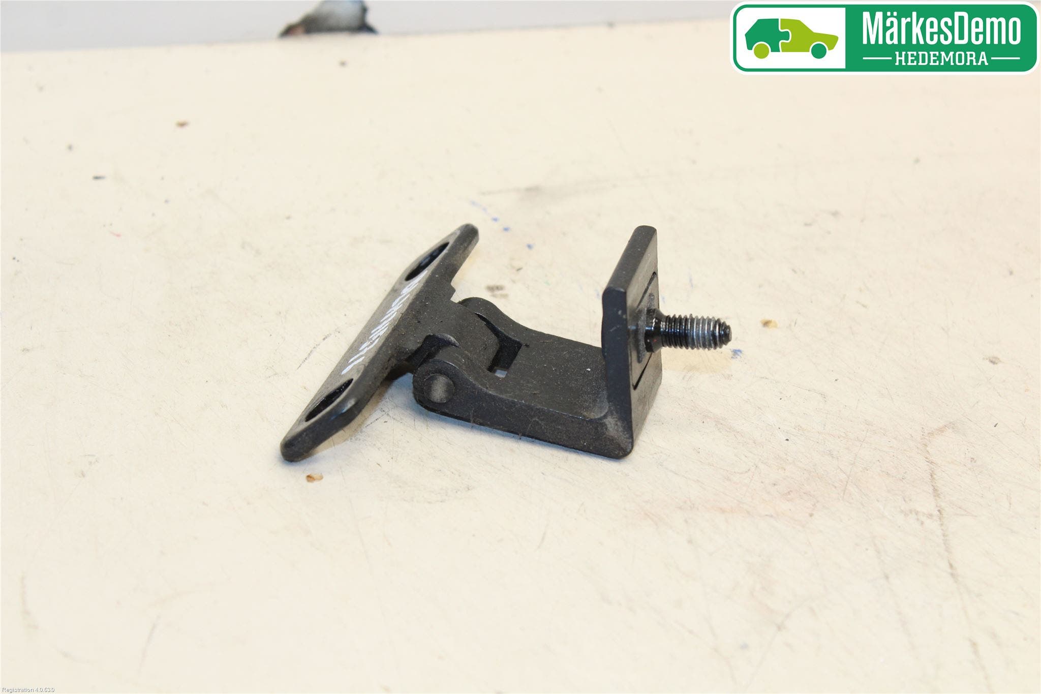 Peugeot 308 14-21 Bakluckegångjärn Hö