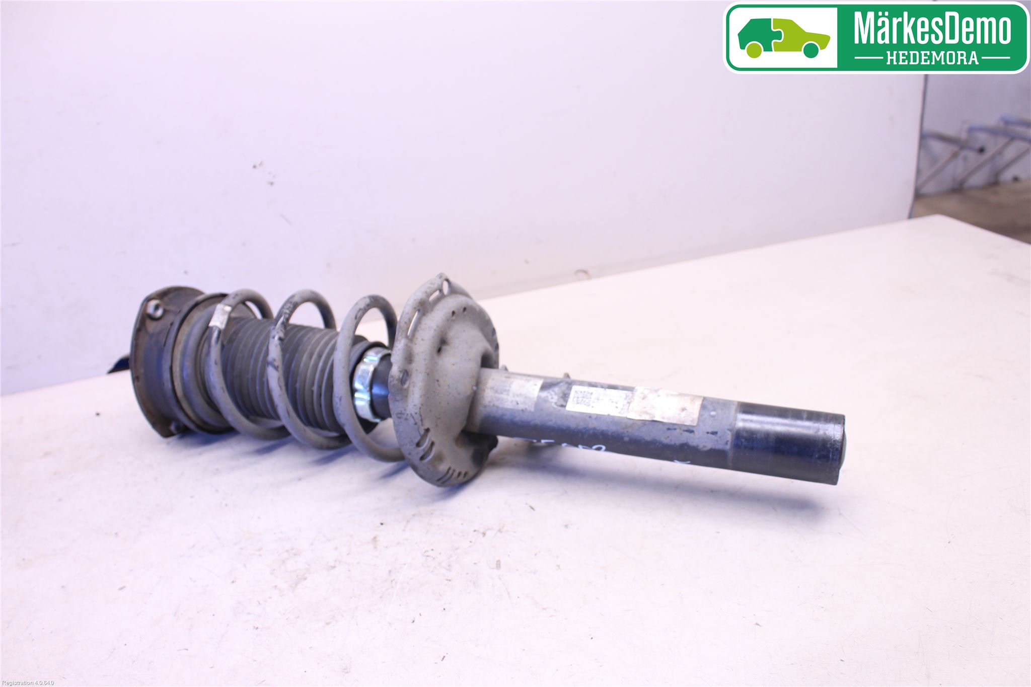 Volkswagen VW GOLF / E-GOLF VII 13-20 Fjäderben Fram Höger