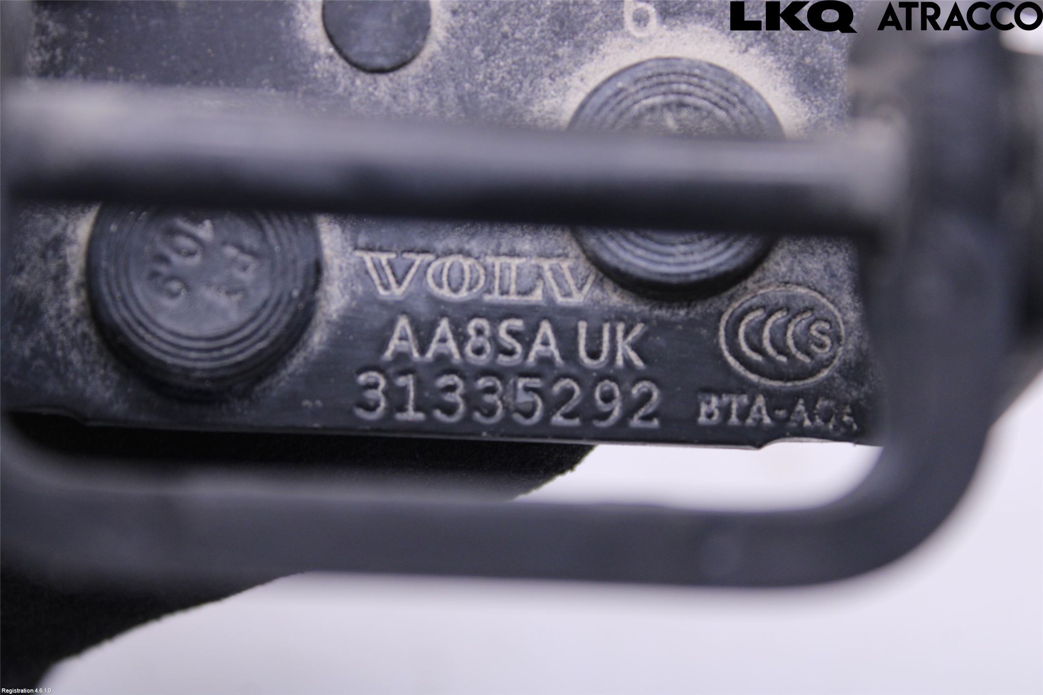 Volvo XC60 14-17 Bakluckegångjärn Hö