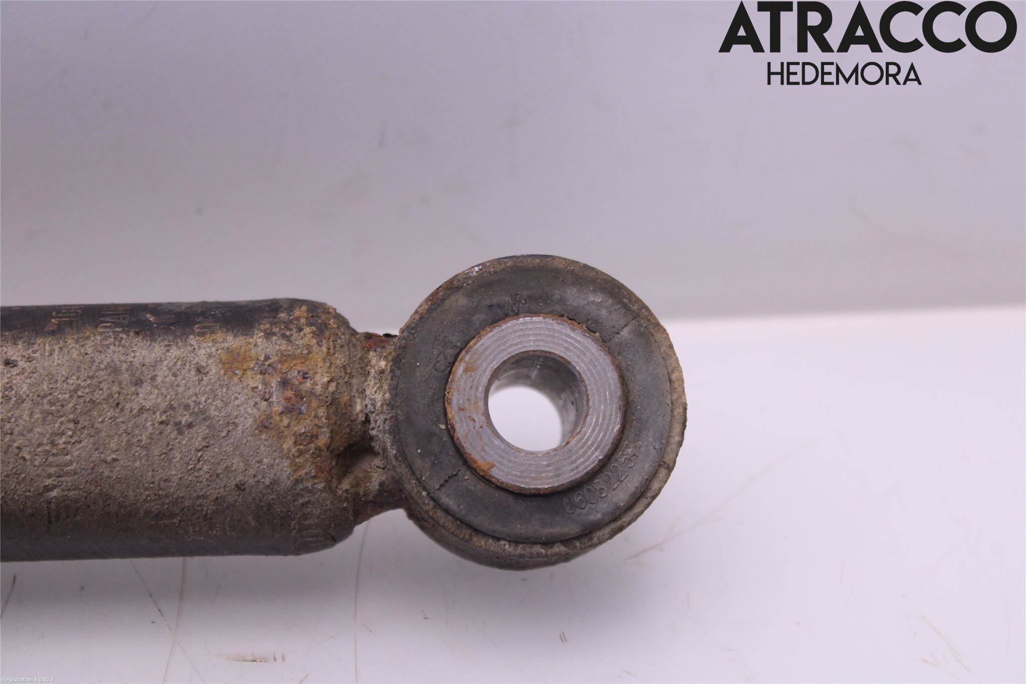 Nissan NAVARA 05-16 Stötdämpare Bak