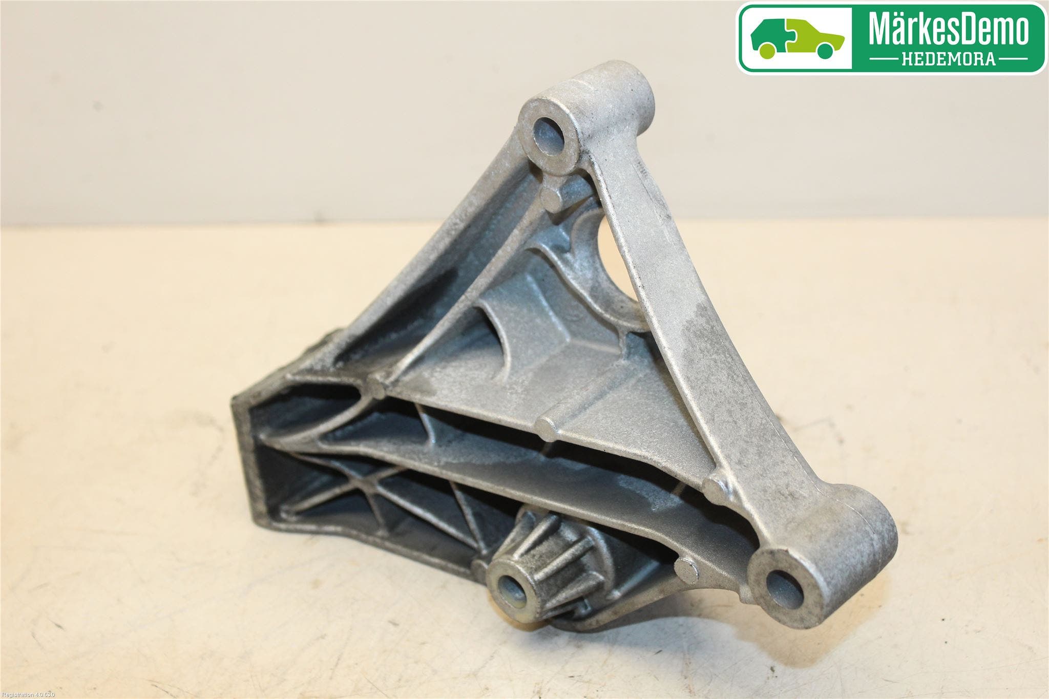 BMW 3 F30/F31/F80 12-19 Motorfäste