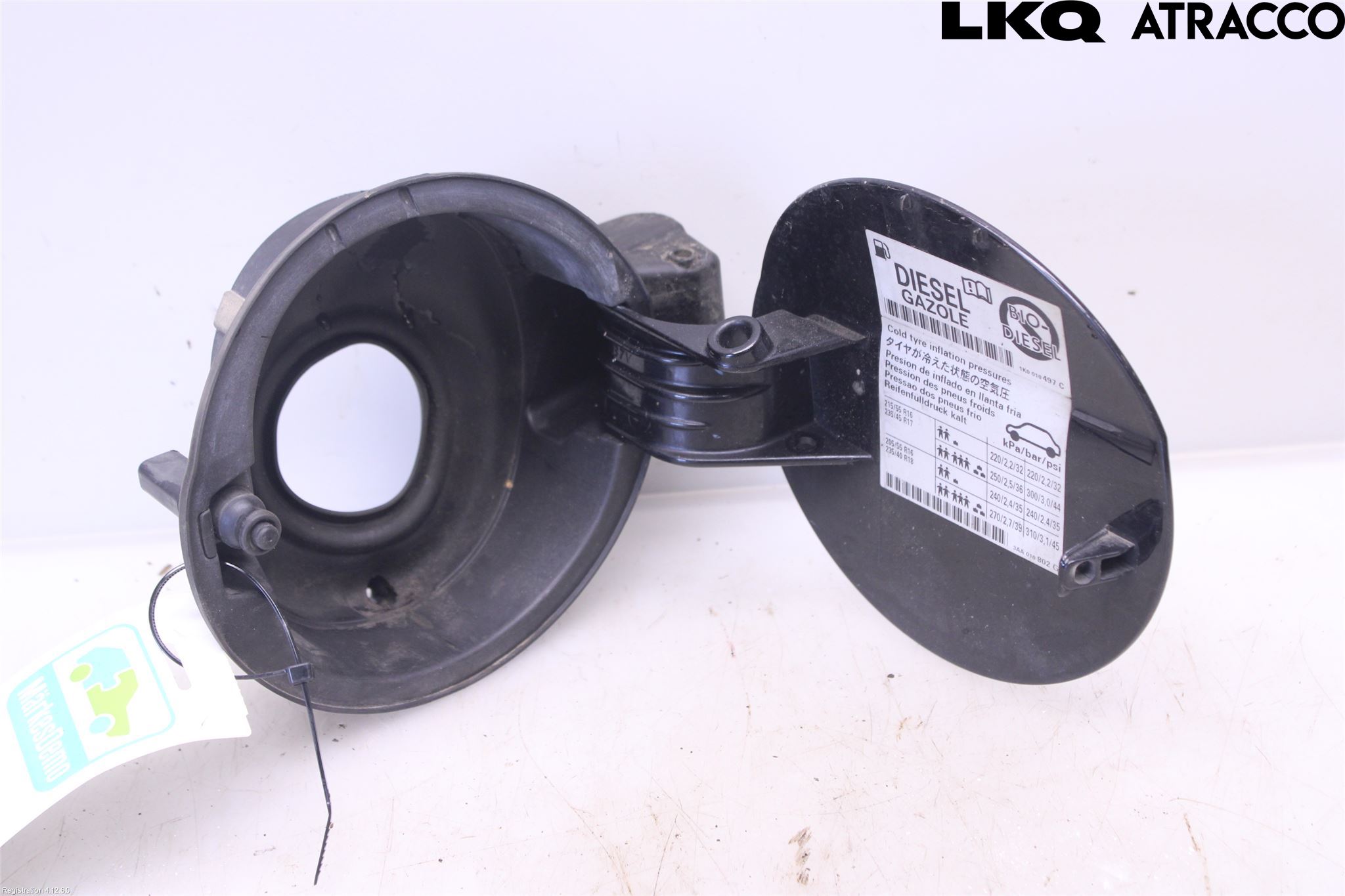 Volkswagen VW PASSAT 11-14 Tanklucka
