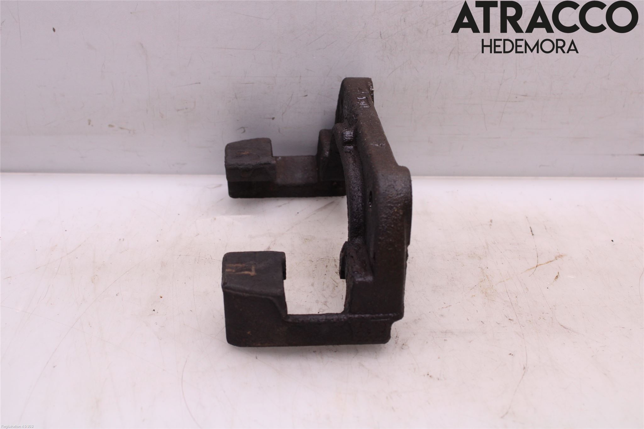 BMW X3 E83     03-10 Bromsokshållare