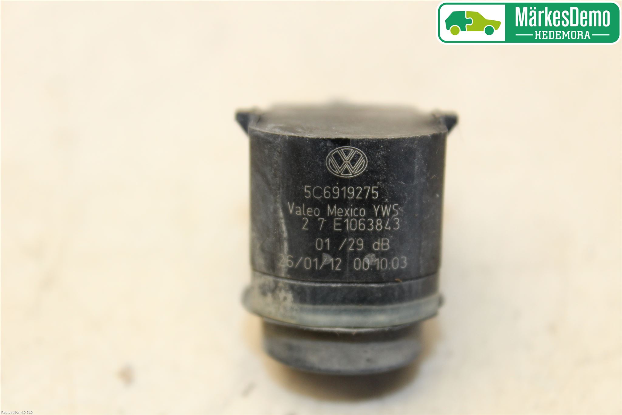 Volkswagen VW JETTA VI 11- Parkeringshjälp Frontsensor