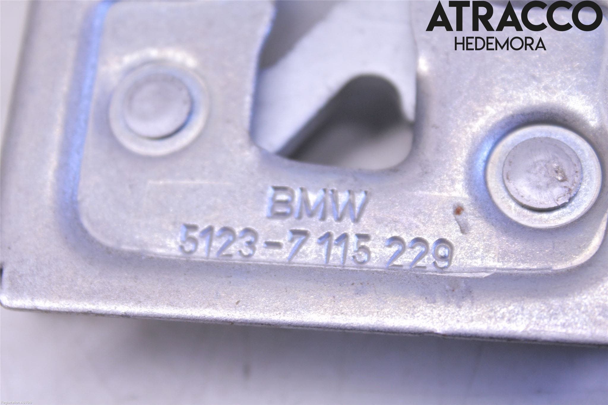 BMW X1 E84 10-15 Huvlås