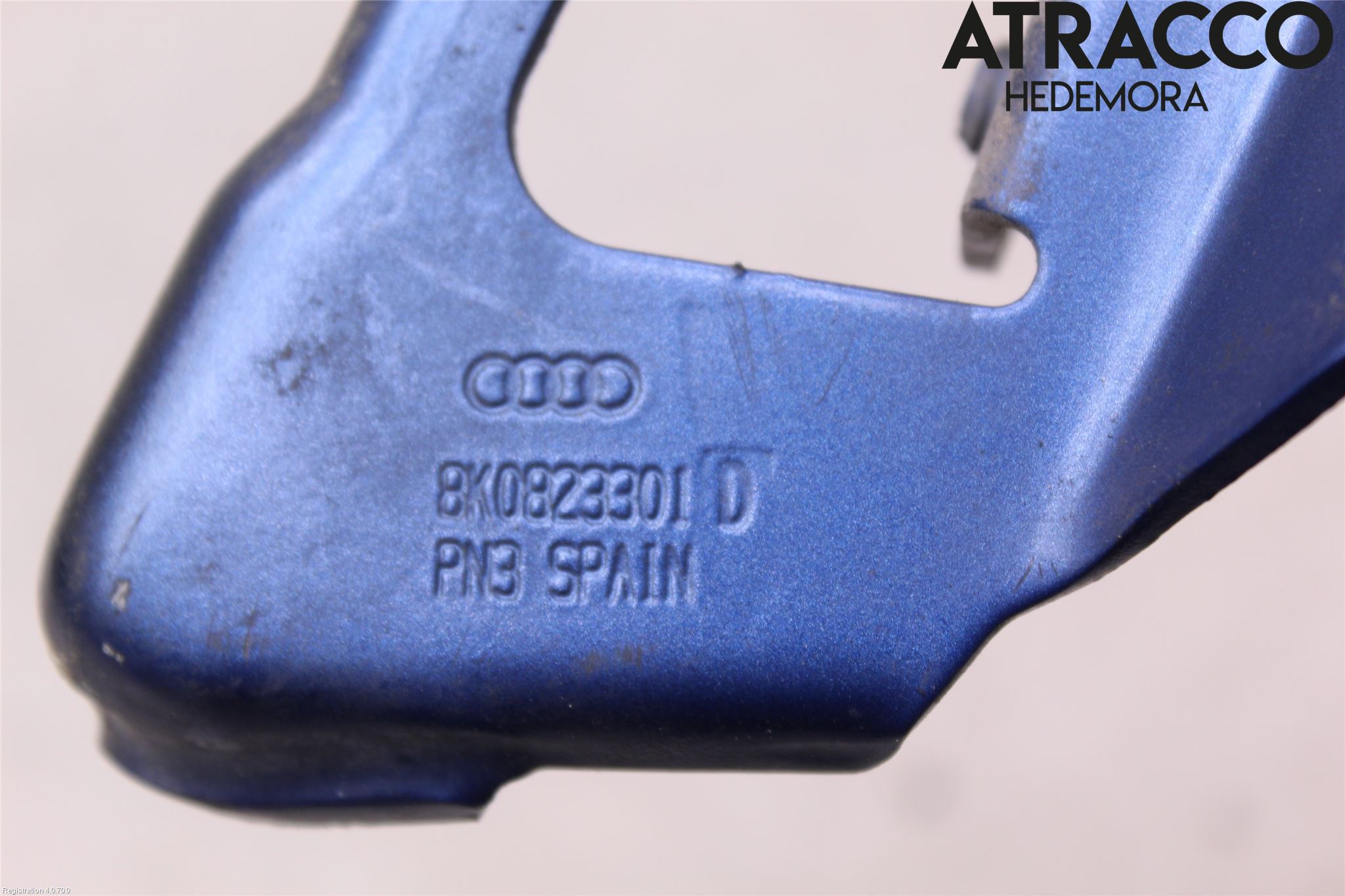 Audi A4/S4 08-11 Huvgångjärn