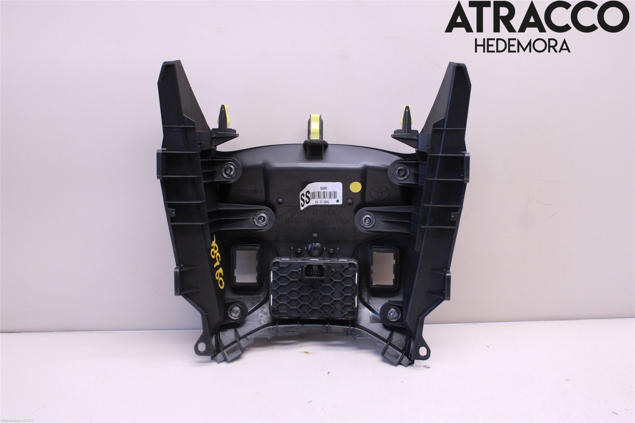 Toyota AVENSIS 16-18 Instrumentkonsoll Mitt