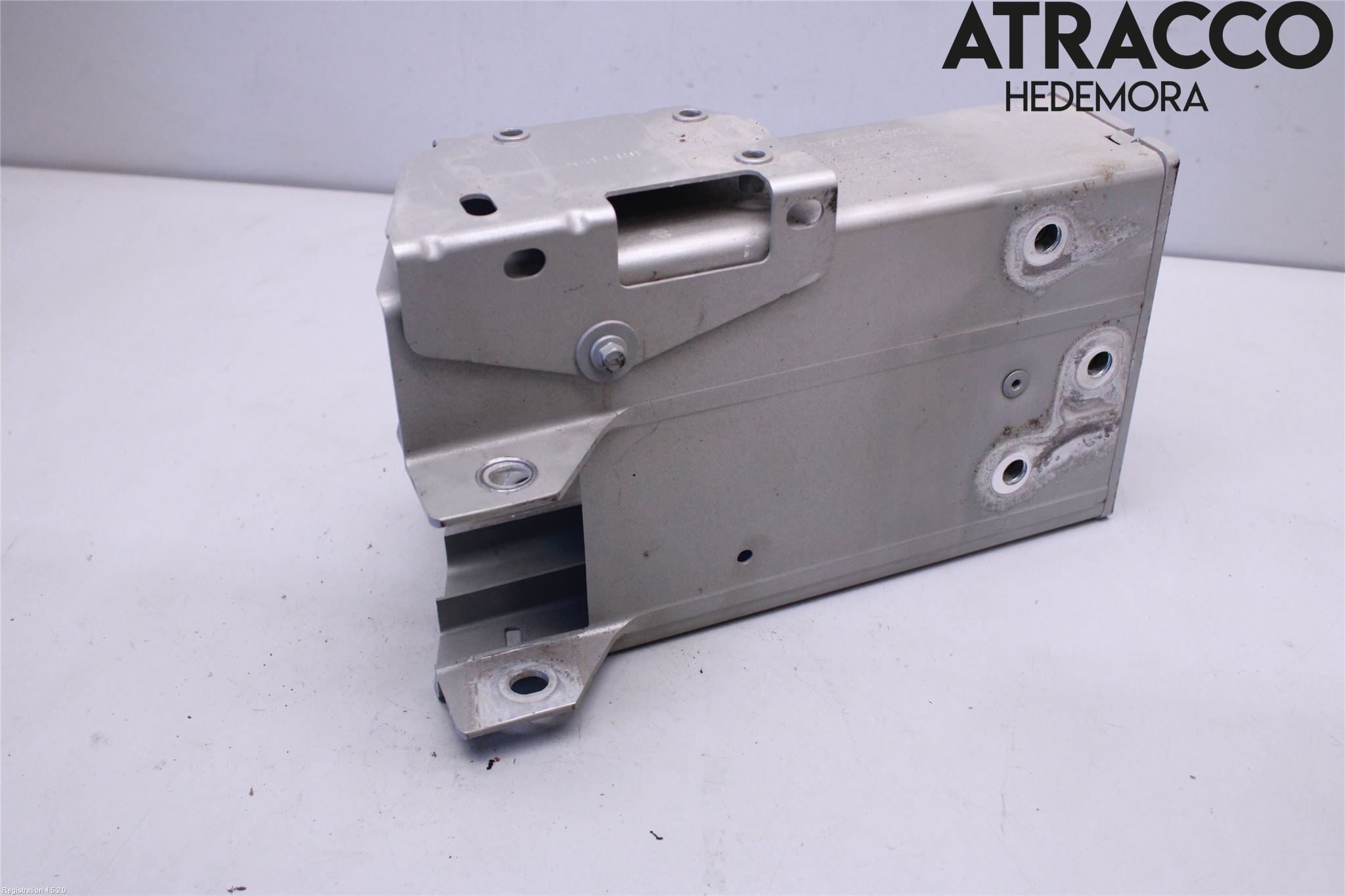 Volvo XC60 18- Stötfångarbärjärn Fram