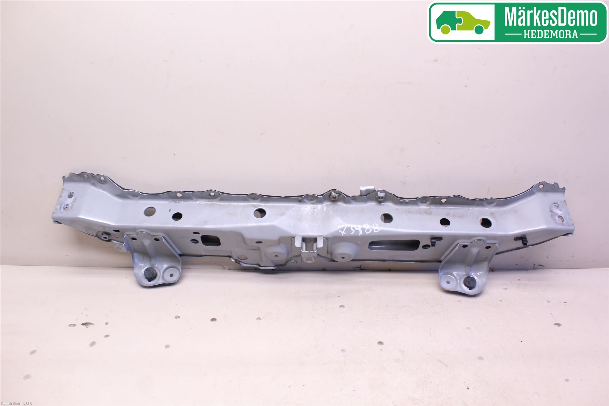 Toyota YARIS XP90 06-11 Front Huvlåsplåt-Balk